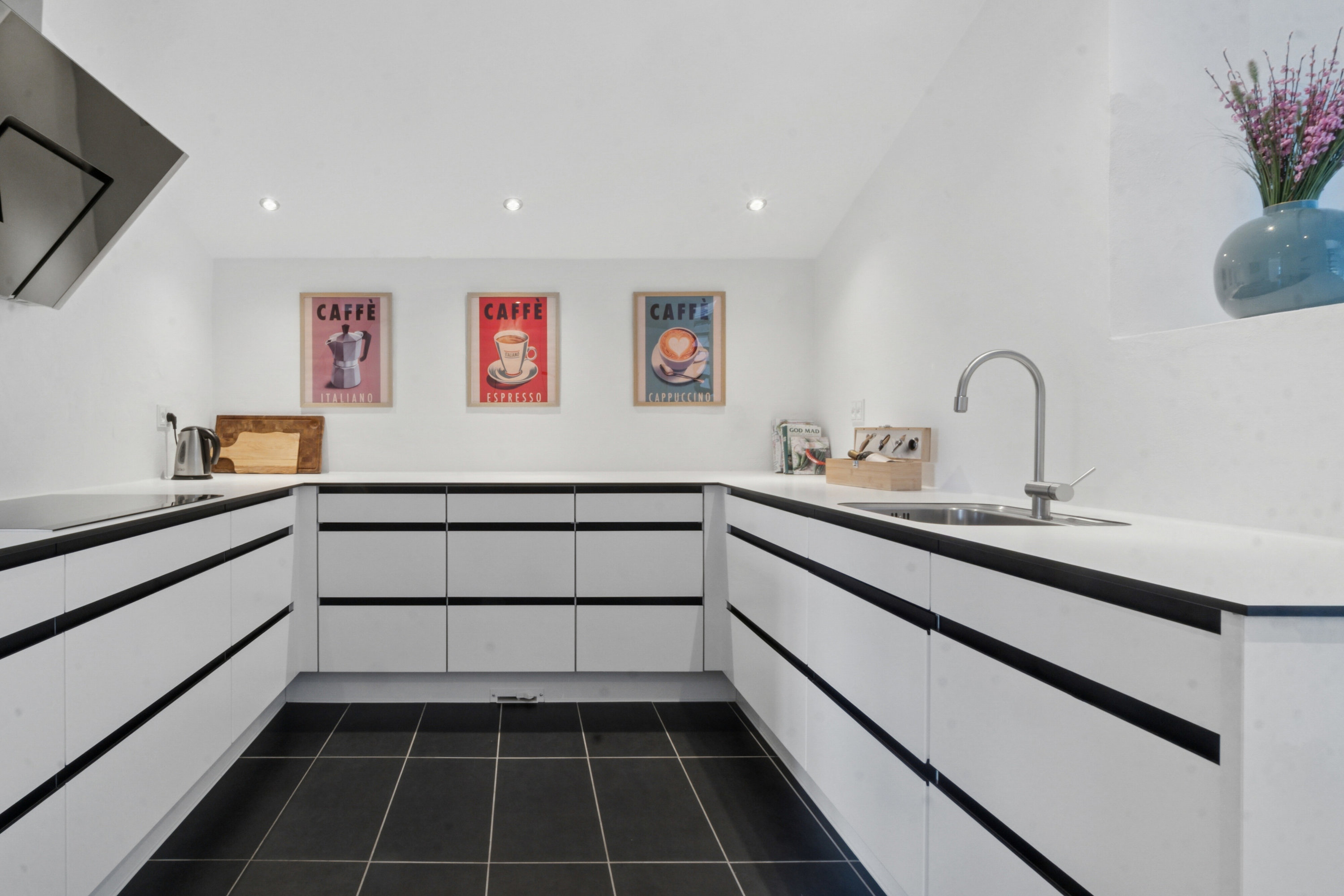 Fremhævet køkken billede i fuldskærmstilstand. Billede af Holmegårdsvej 41, 8270 Højbjerg