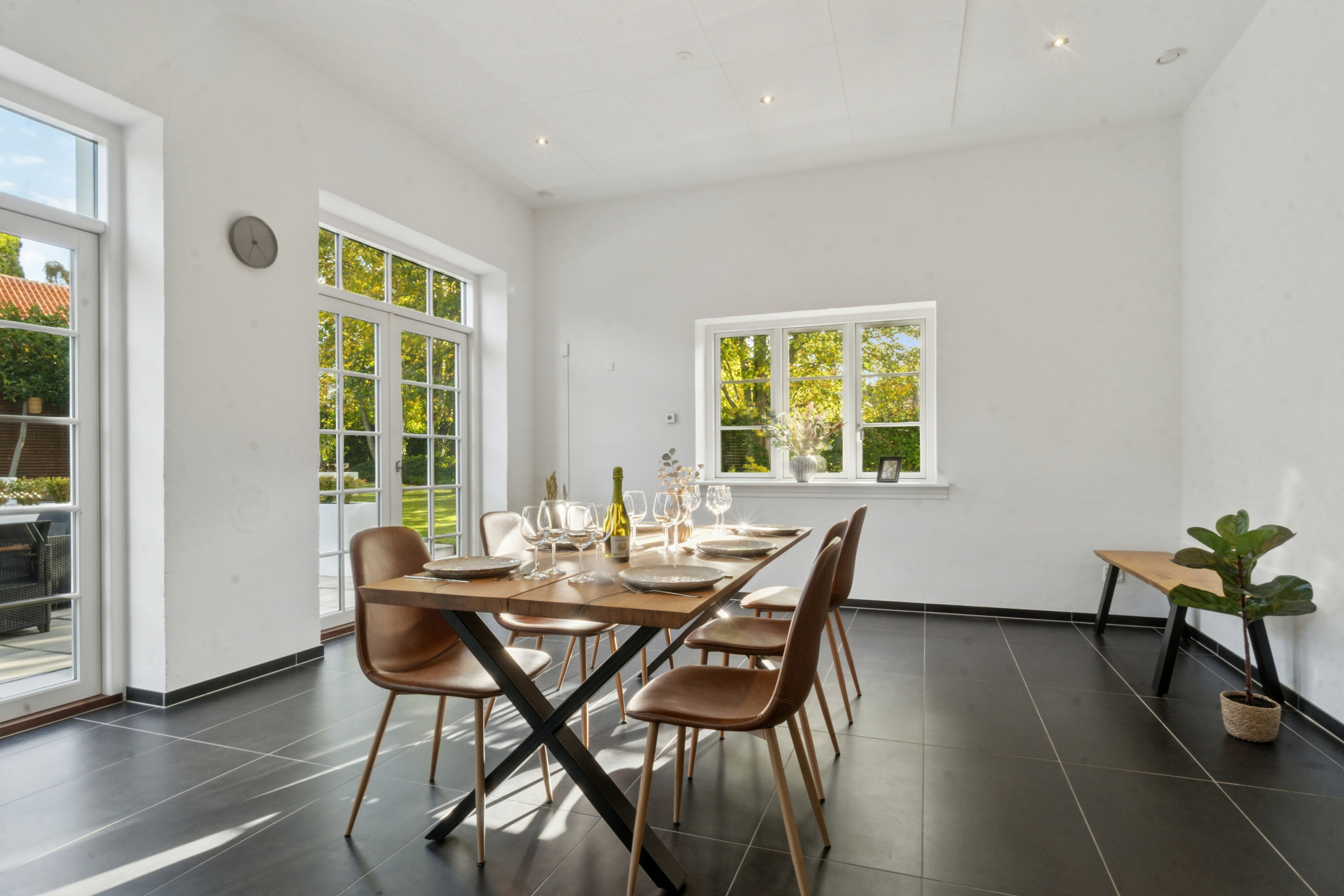 Fremhævet spisestue billede i fuldskærmstilstand. Billede af Holmegårdsvej 41, 8270 Højbjerg