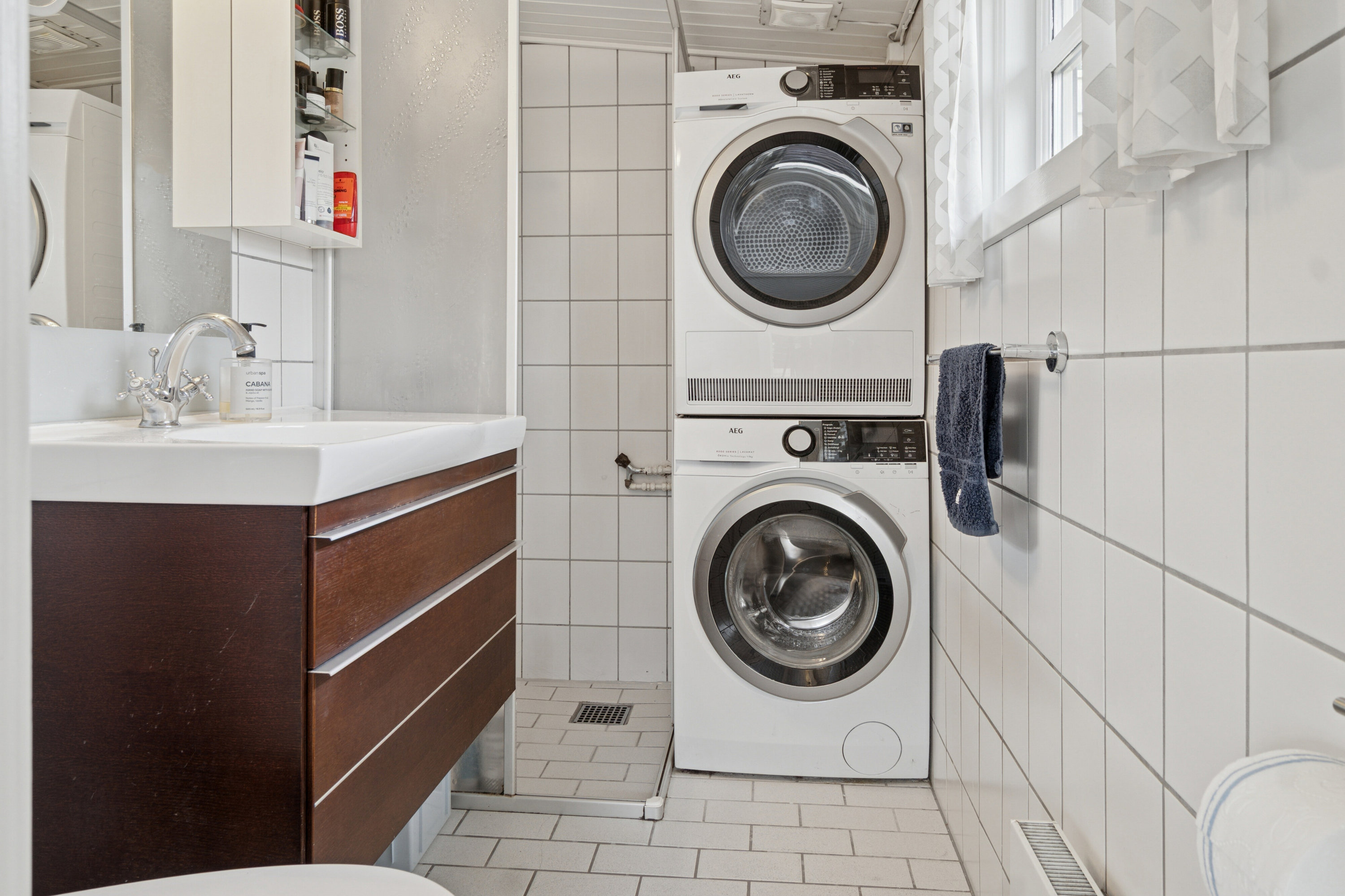 Fremhævet badeværelse billede i fuldskærmstilstand. Billede af Skovbirkvej 9, Ølsted Nordstrand, 3310 Ølsted