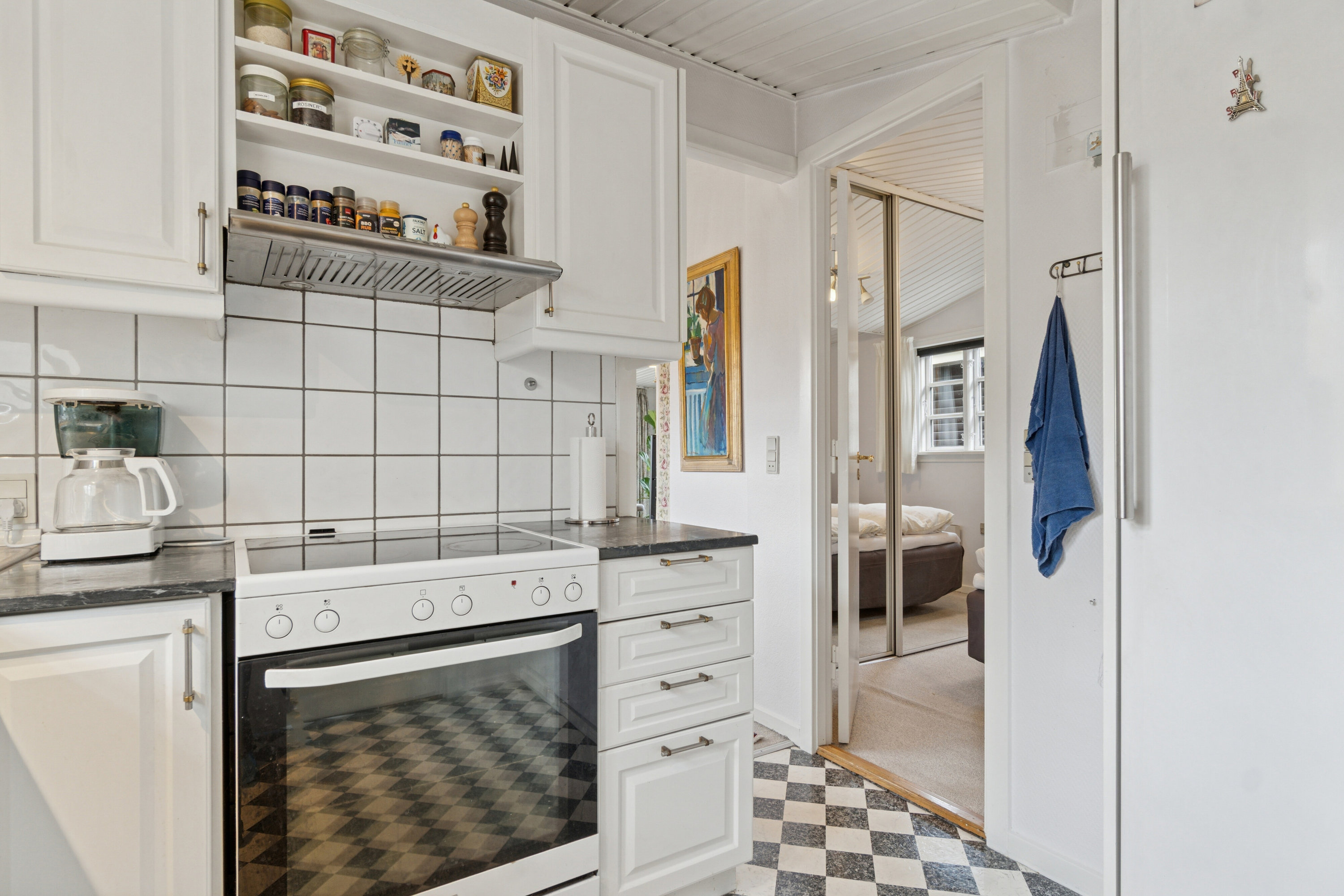 Fremhævet køkken billede i fuldskærmstilstand. Billede af Skovbirkvej 9, Ølsted Nordstrand, 3310 Ølsted