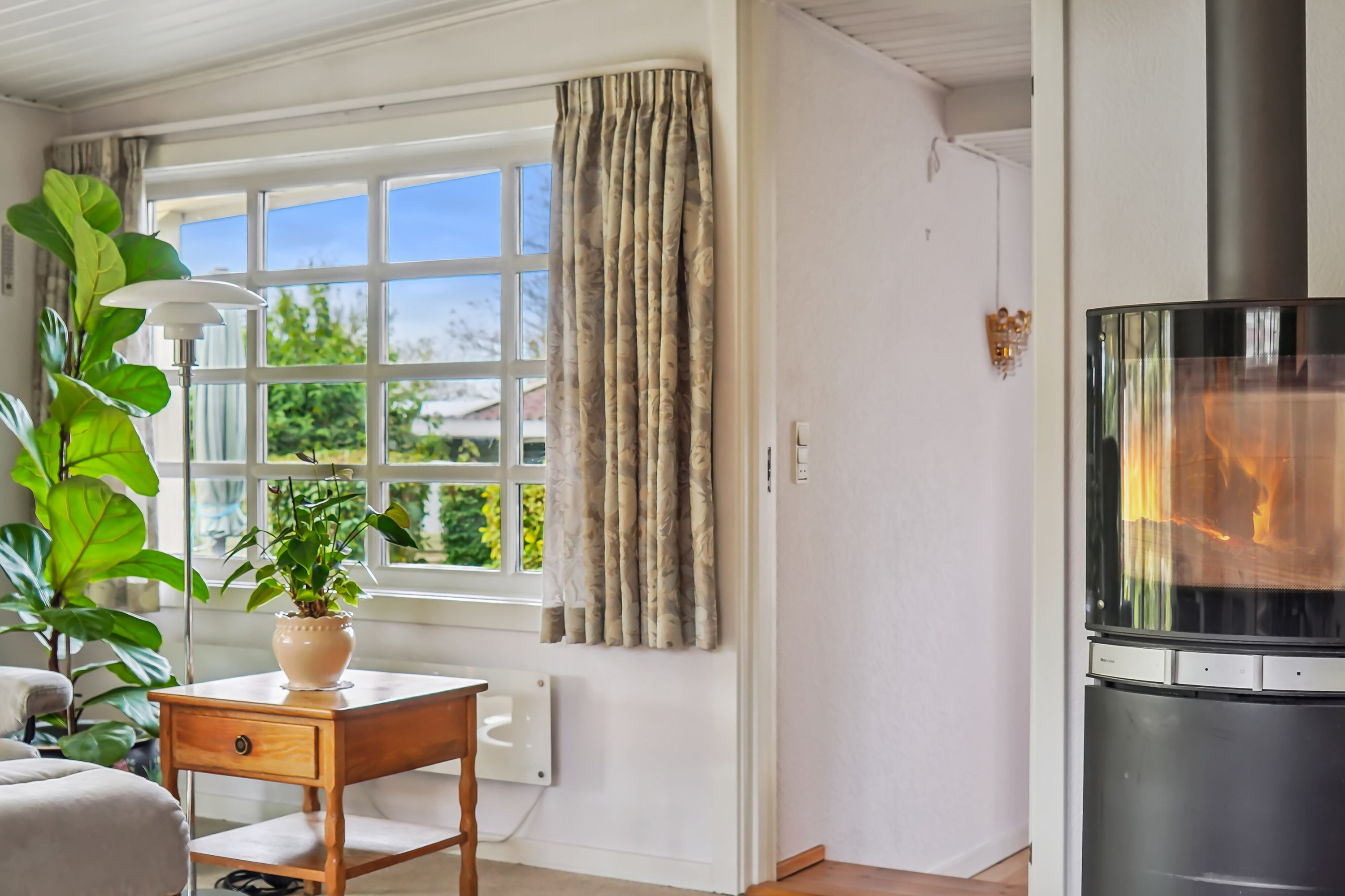 Fremhævet stue billede i fuldskærmstilstand. Billede af Skovbirkvej 9, Ølsted Nordstrand, 3310 Ølsted