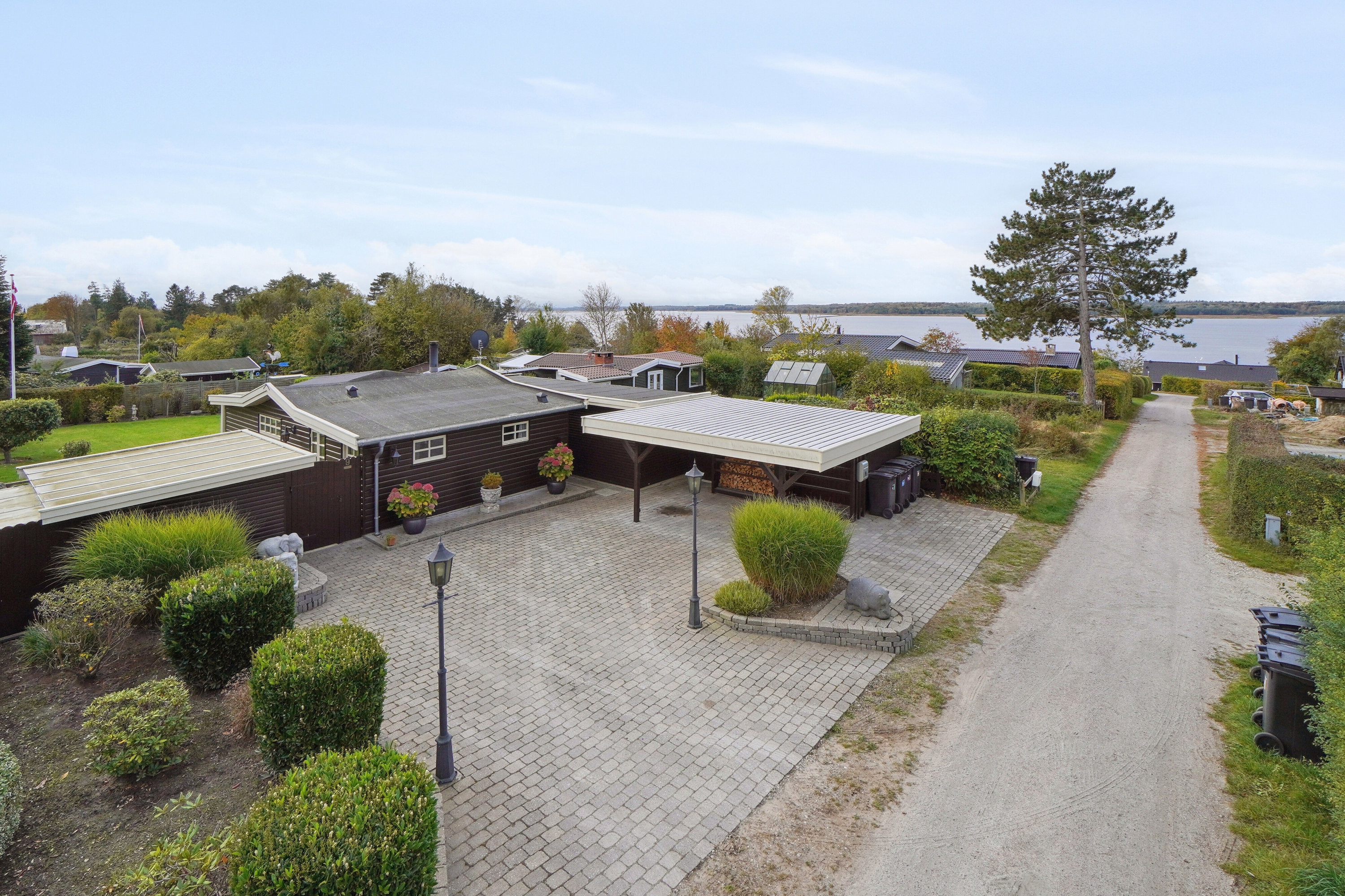 Fremhævet set fra vejen billede i fuldskærmstilstand. Billede af Skovbirkvej 9, Ølsted Nordstrand, 3310 Ølsted