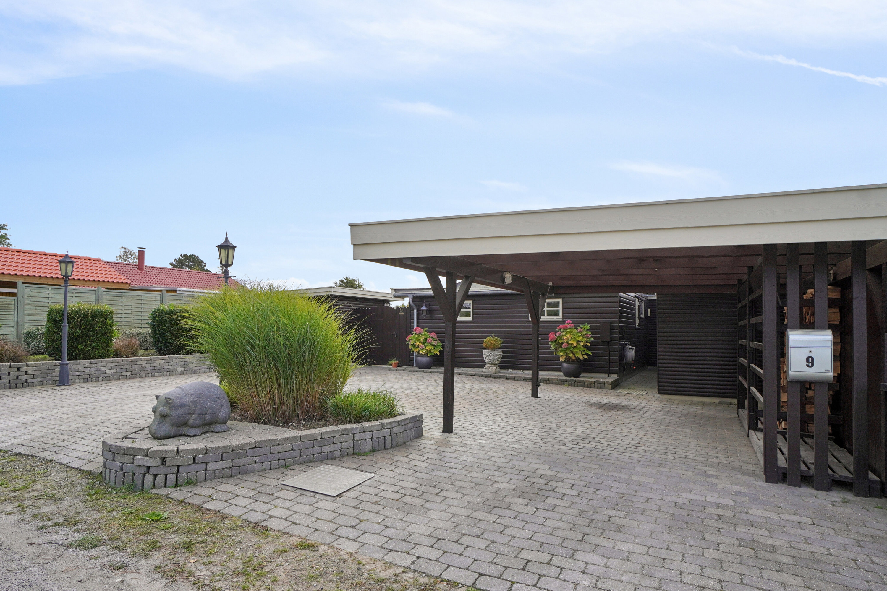 Fremhævet set fra vejen billede i fuldskærmstilstand. Billede af Skovbirkvej 9, Ølsted Nordstrand, 3310 Ølsted