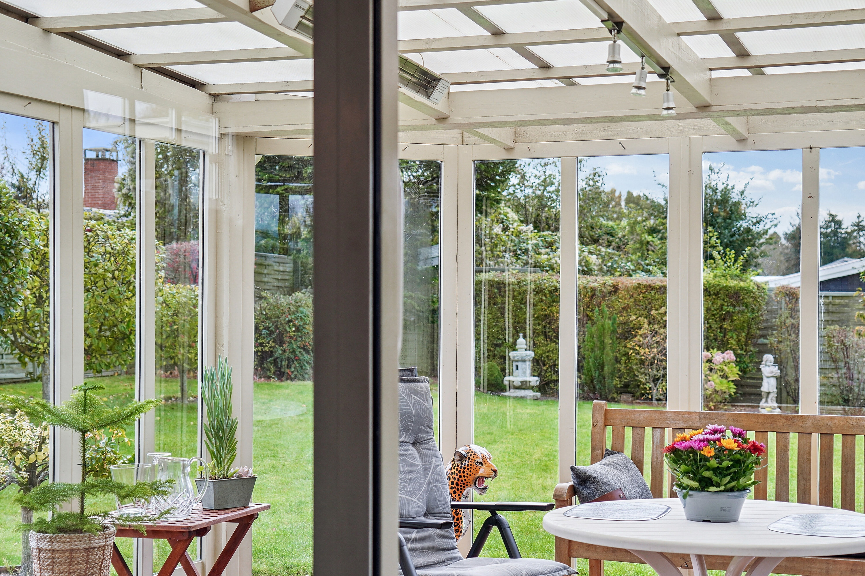 Fremhævet udestue billede i fuldskærmstilstand. Billede af Skovbirkvej 9, Ølsted Nordstrand, 3310 Ølsted