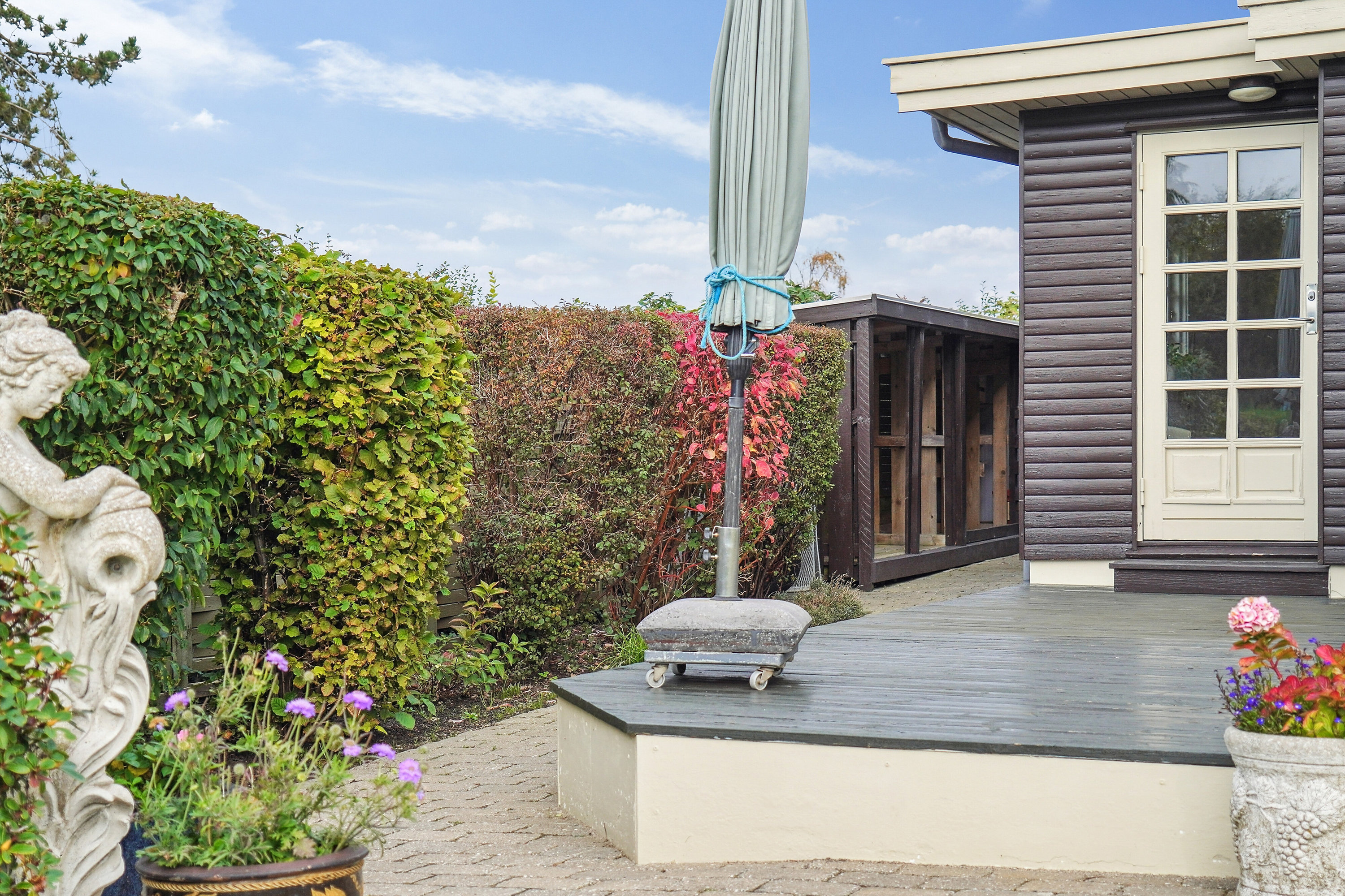 Fremhævet terrasse billede i fuldskærmstilstand. Billede af Skovbirkvej 9, Ølsted Nordstrand, 3310 Ølsted