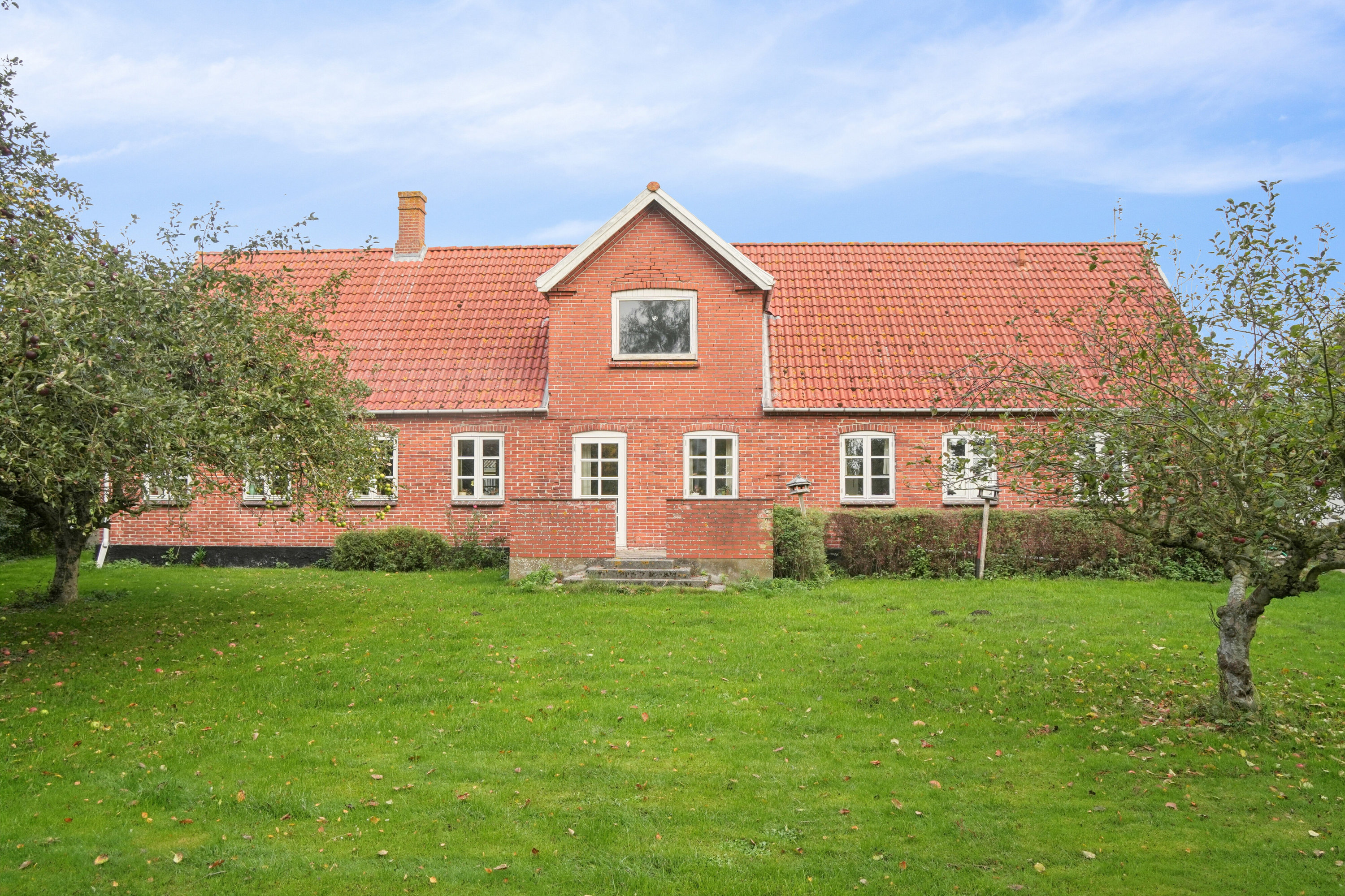 Fremhævet set fra haven billede i fuldskærmstilstand. Billede af Ristingevej 75, Hesselbjerg, 5932 Humble