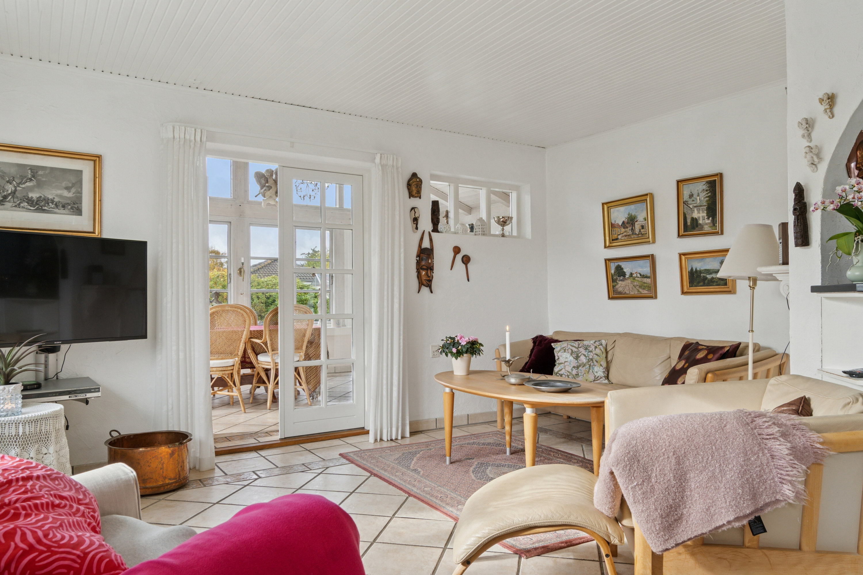 Fremhævet stue billede i fuldskærmstilstand. Billede af Aavej 4, 3300 Frederiksværk