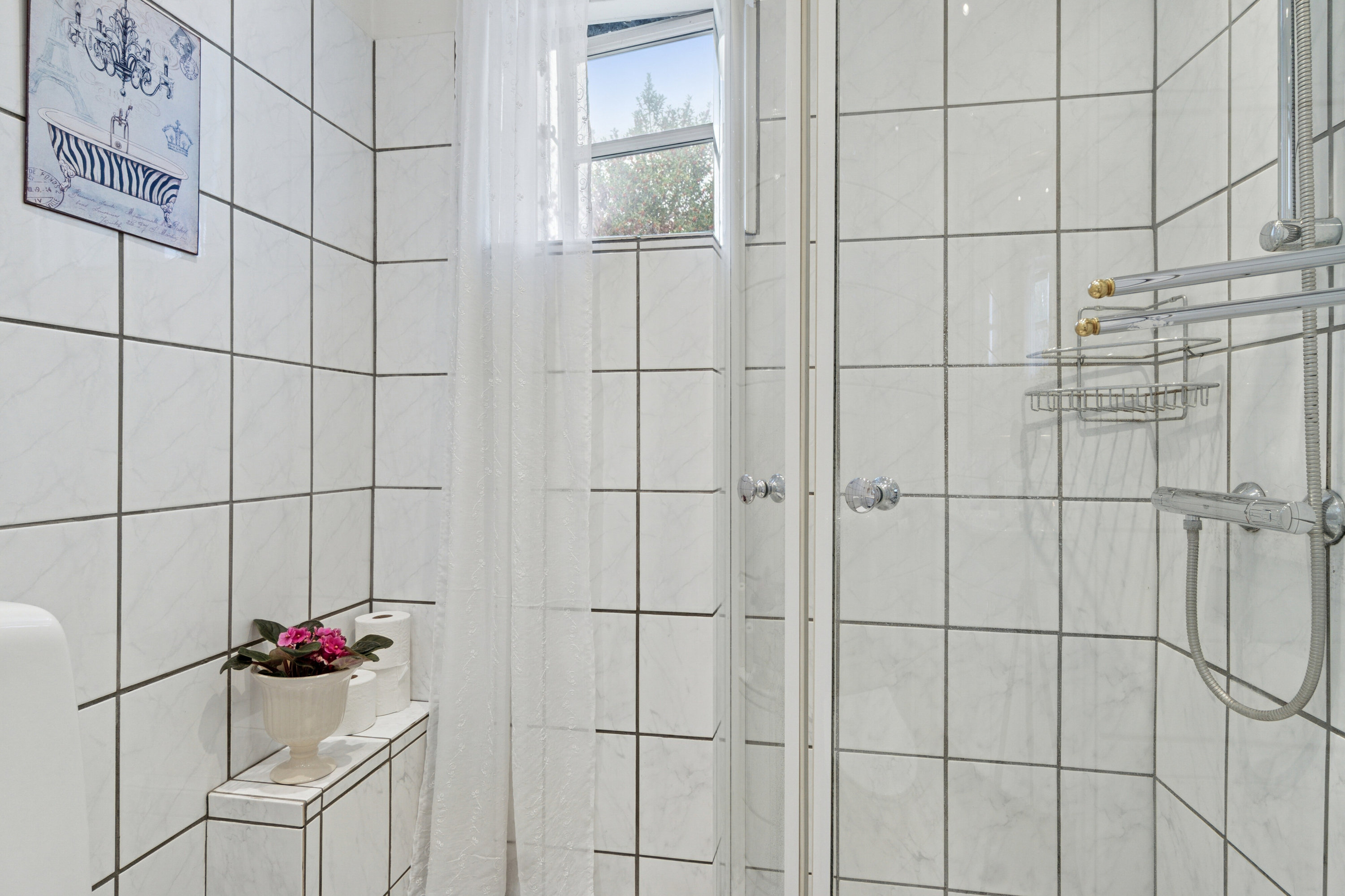 Fremhævet badeværelse billede i fuldskærmstilstand. Billede af Aavej 4, 3300 Frederiksværk