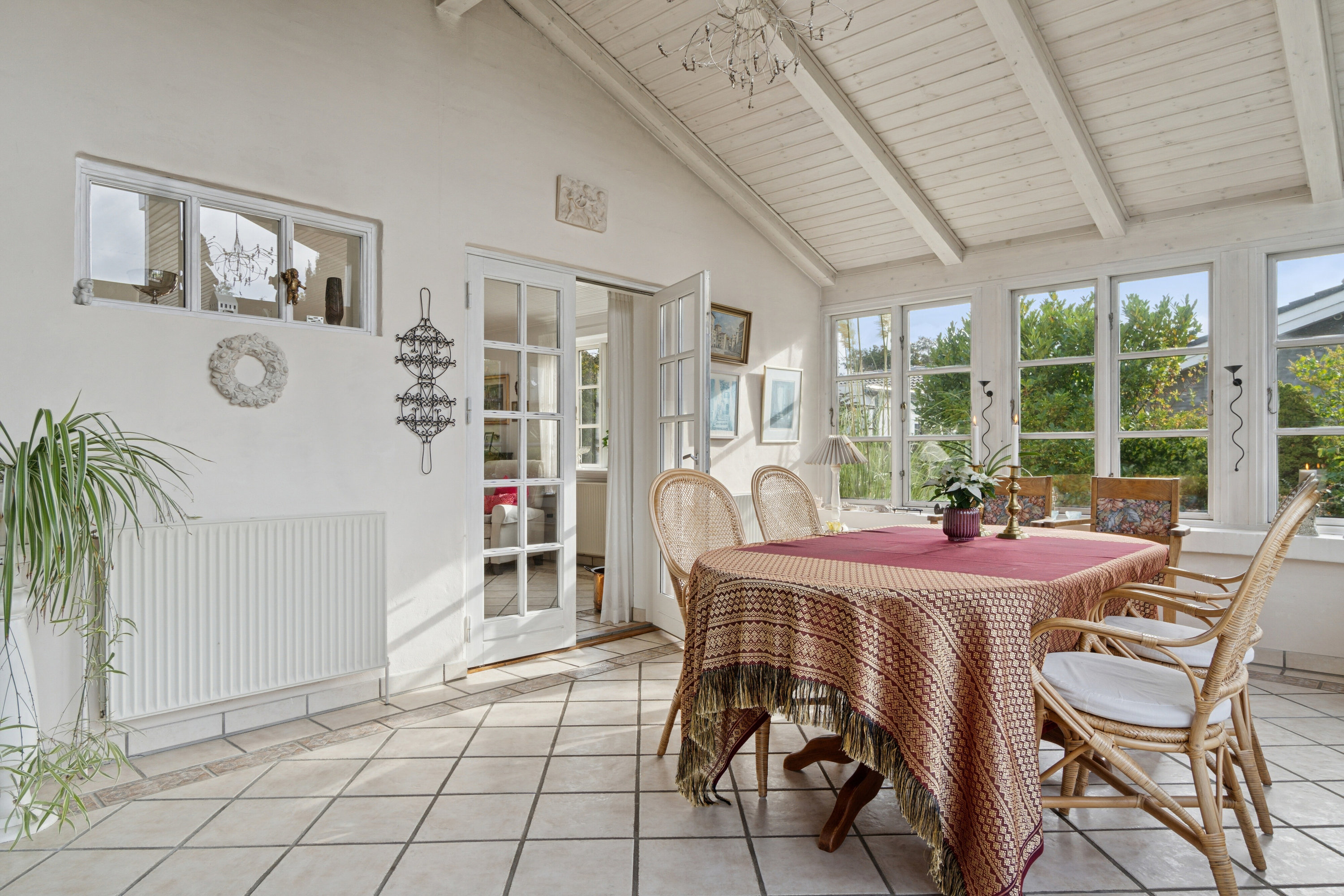 Fremhævet udestue billede i fuldskærmstilstand. Billede af Aavej 4, 3300 Frederiksværk