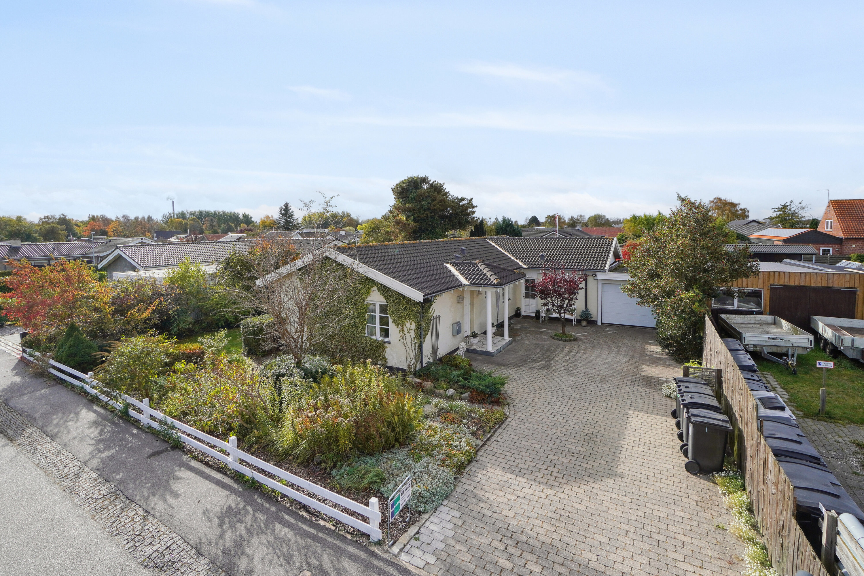 Fremhævet set fra vejen billede i fuldskærmstilstand. Billede af Aavej 4, 3300 Frederiksværk