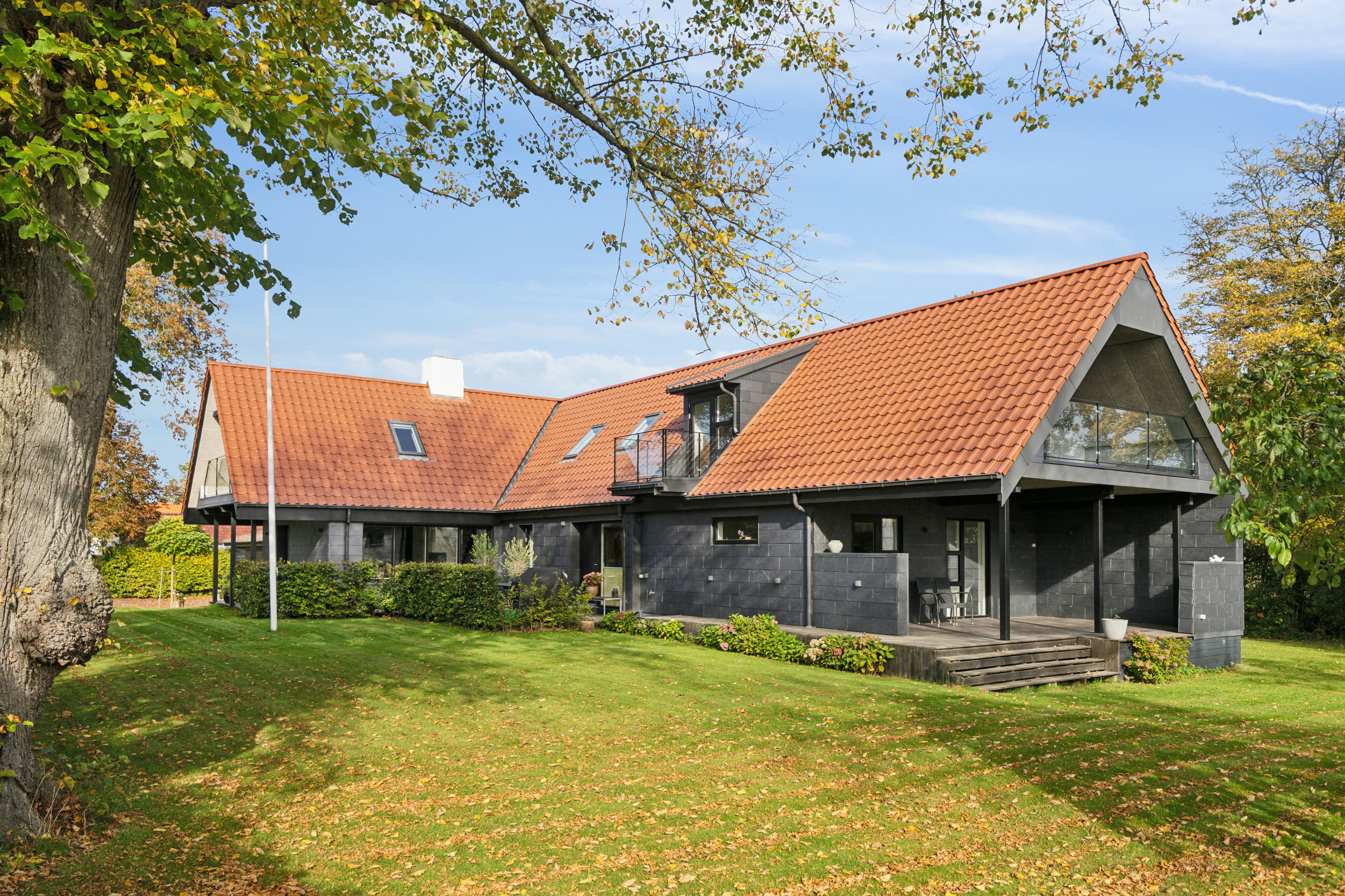 Fremhævet set fra haven billede i fuldskærmstilstand. Billede af Søvangsvej 15, Revninge, 5300 Kerteminde