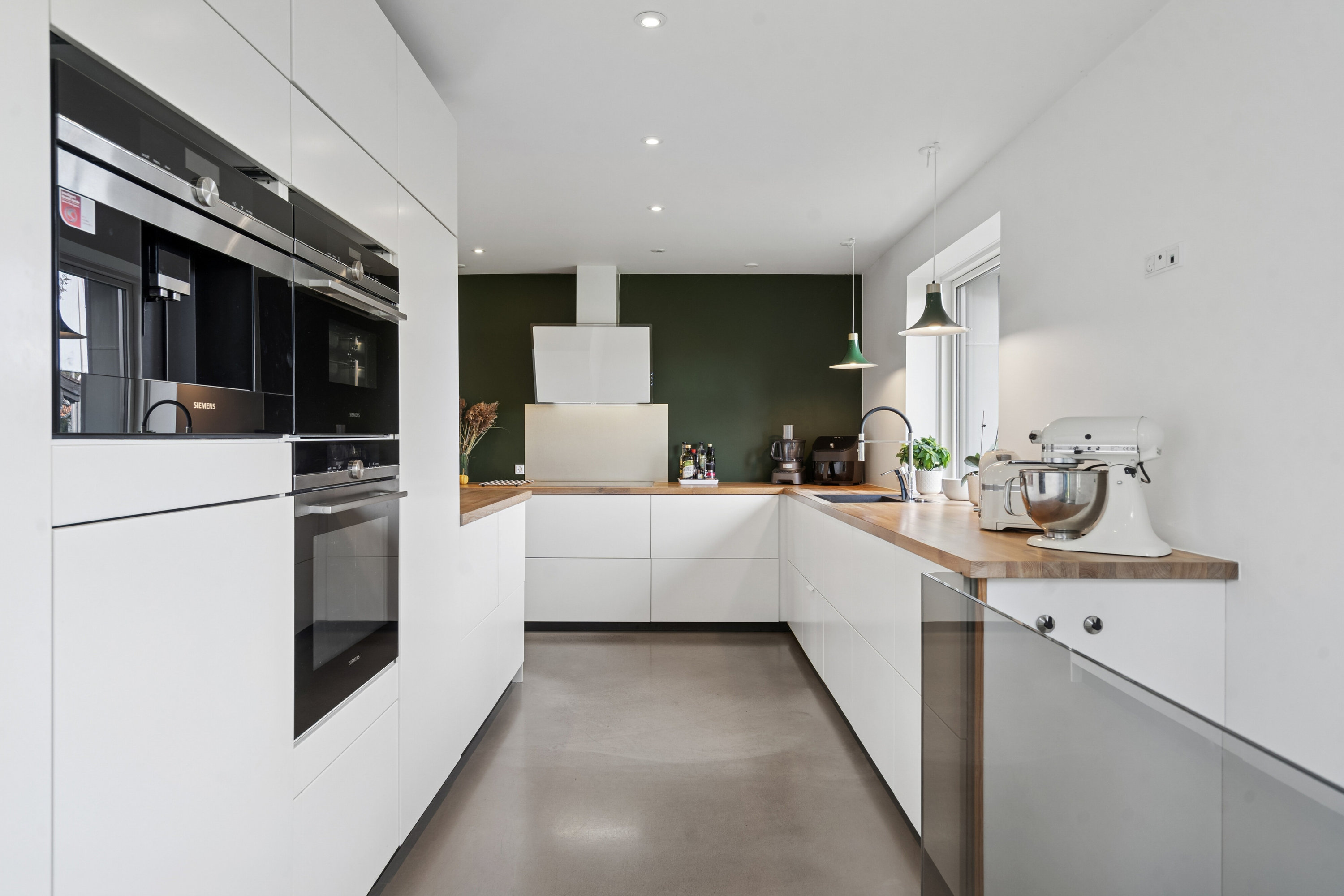 Fremhævet køkken billede i fuldskærmstilstand. Billede af Søvangsvej 15, Revninge, 5300 Kerteminde