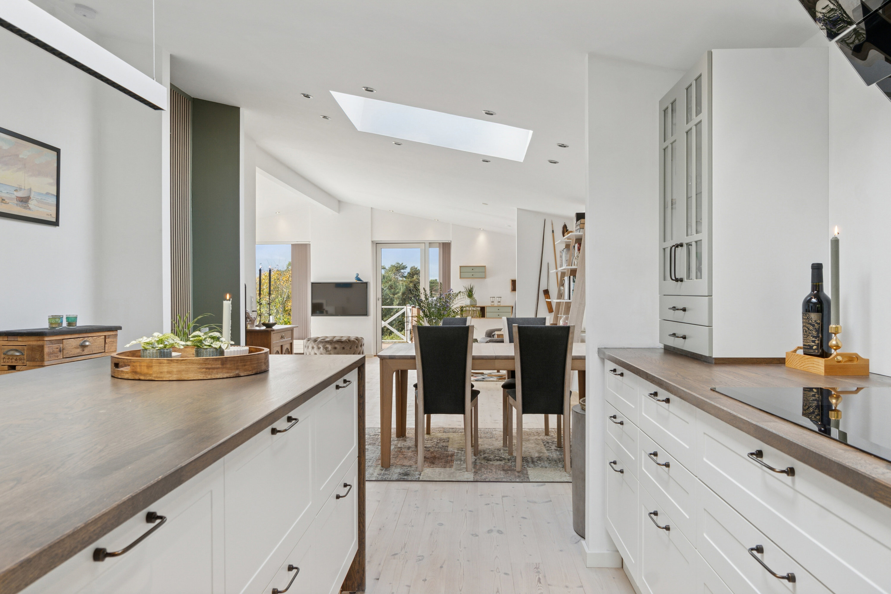 Fremhævet køkken billede i fuldskærmstilstand. Billede af Spurvebakken 5, Kregme, 3300 Frederiksværk