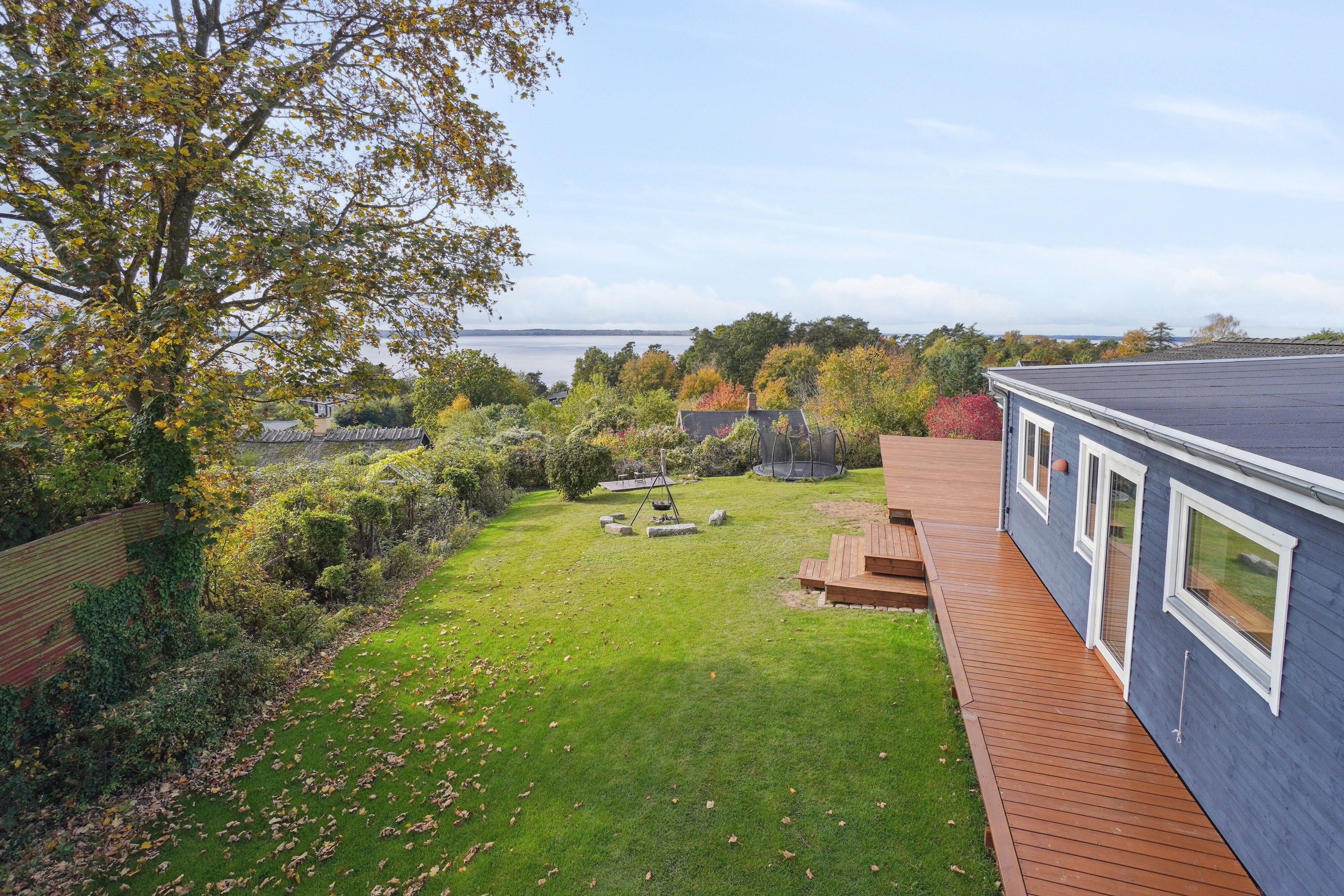 Fremhævet set fra haven billede i fuldskærmstilstand. Billede af Spurvebakken 5, Kregme, 3300 Frederiksværk