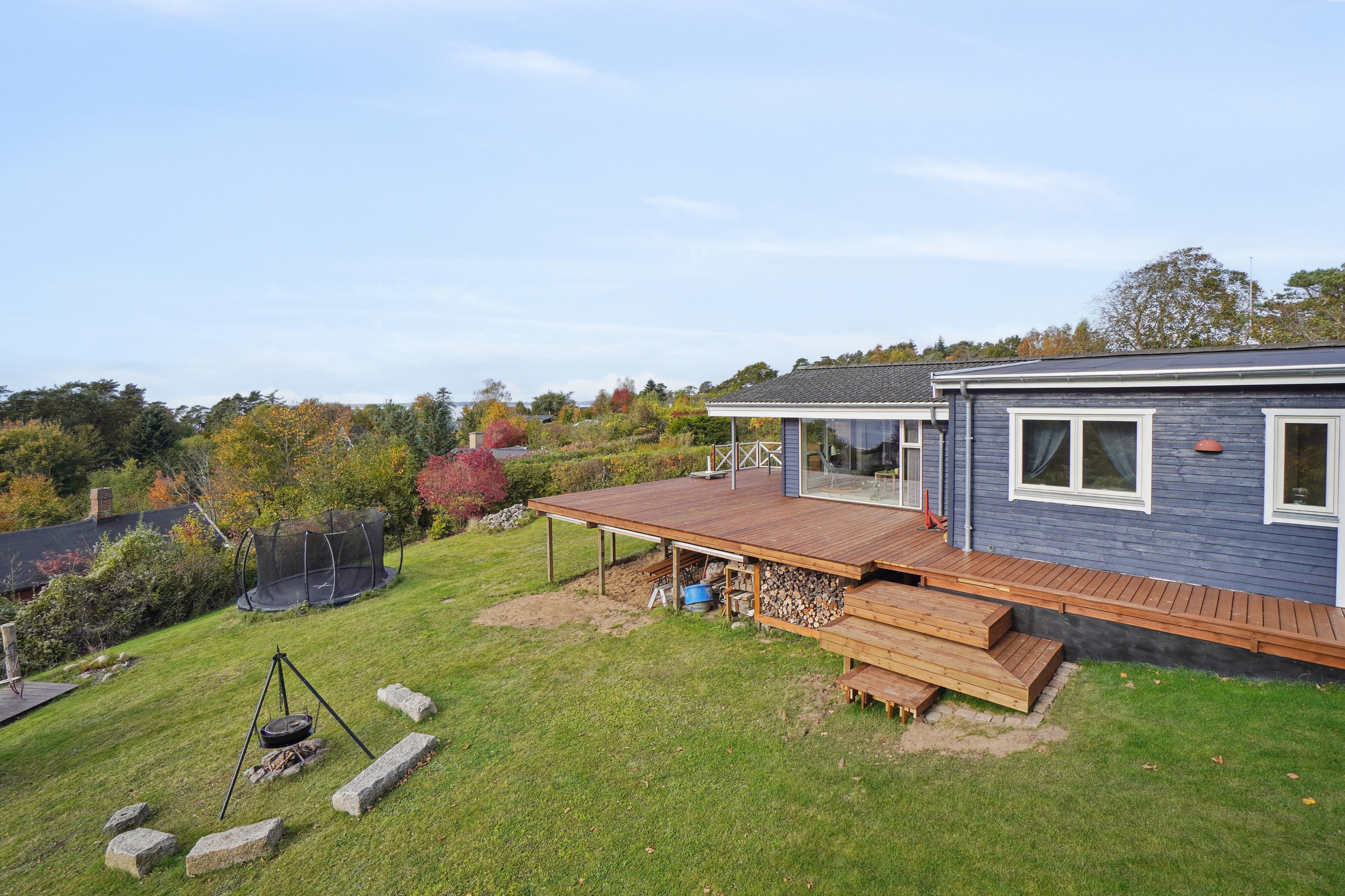 Fremhævet set fra haven billede i fuldskærmstilstand. Billede af Spurvebakken 5, Kregme, 3300 Frederiksværk