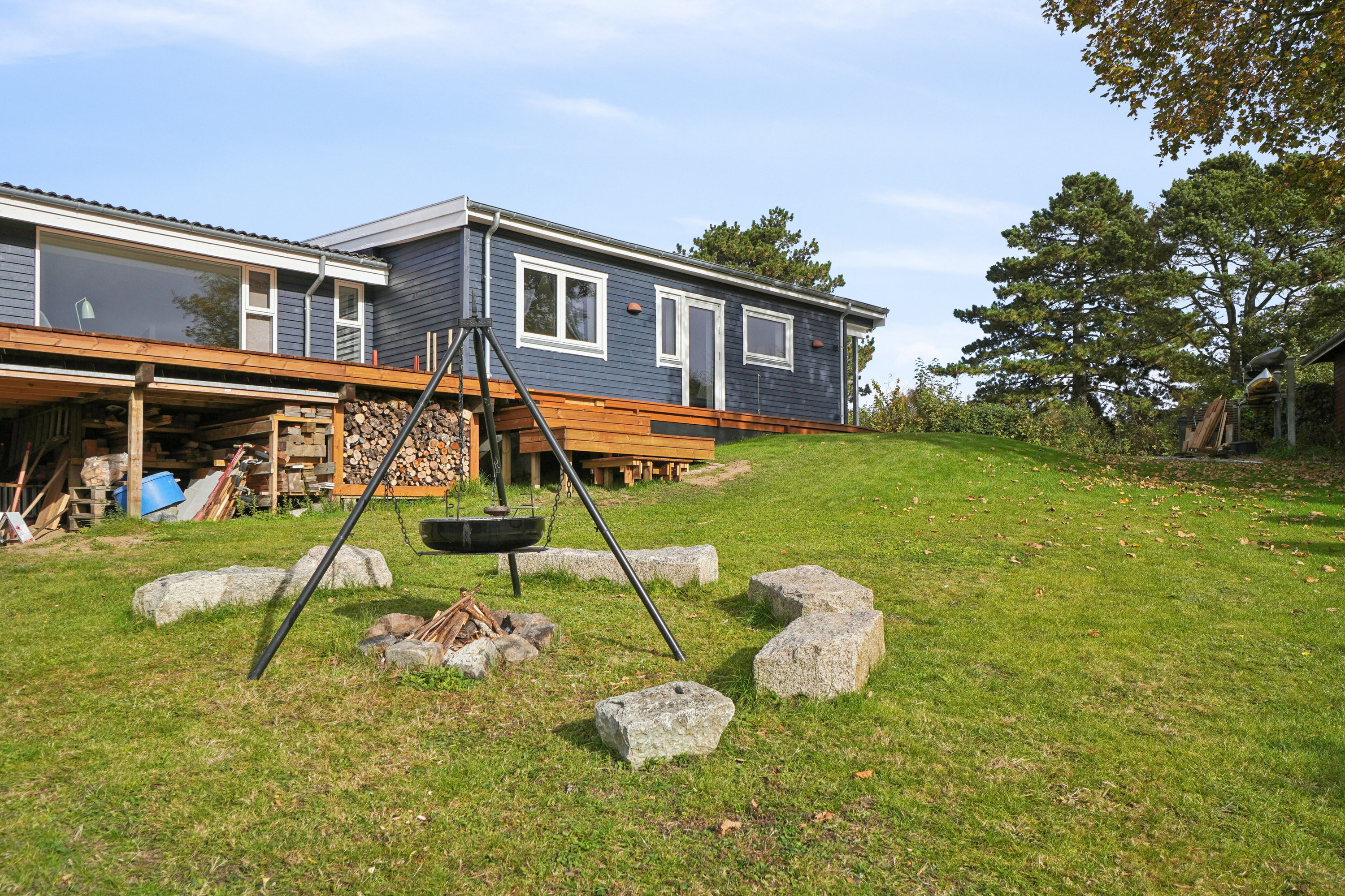 Fremhævet set fra haven billede i fuldskærmstilstand. Billede af Spurvebakken 5, Kregme, 3300 Frederiksværk