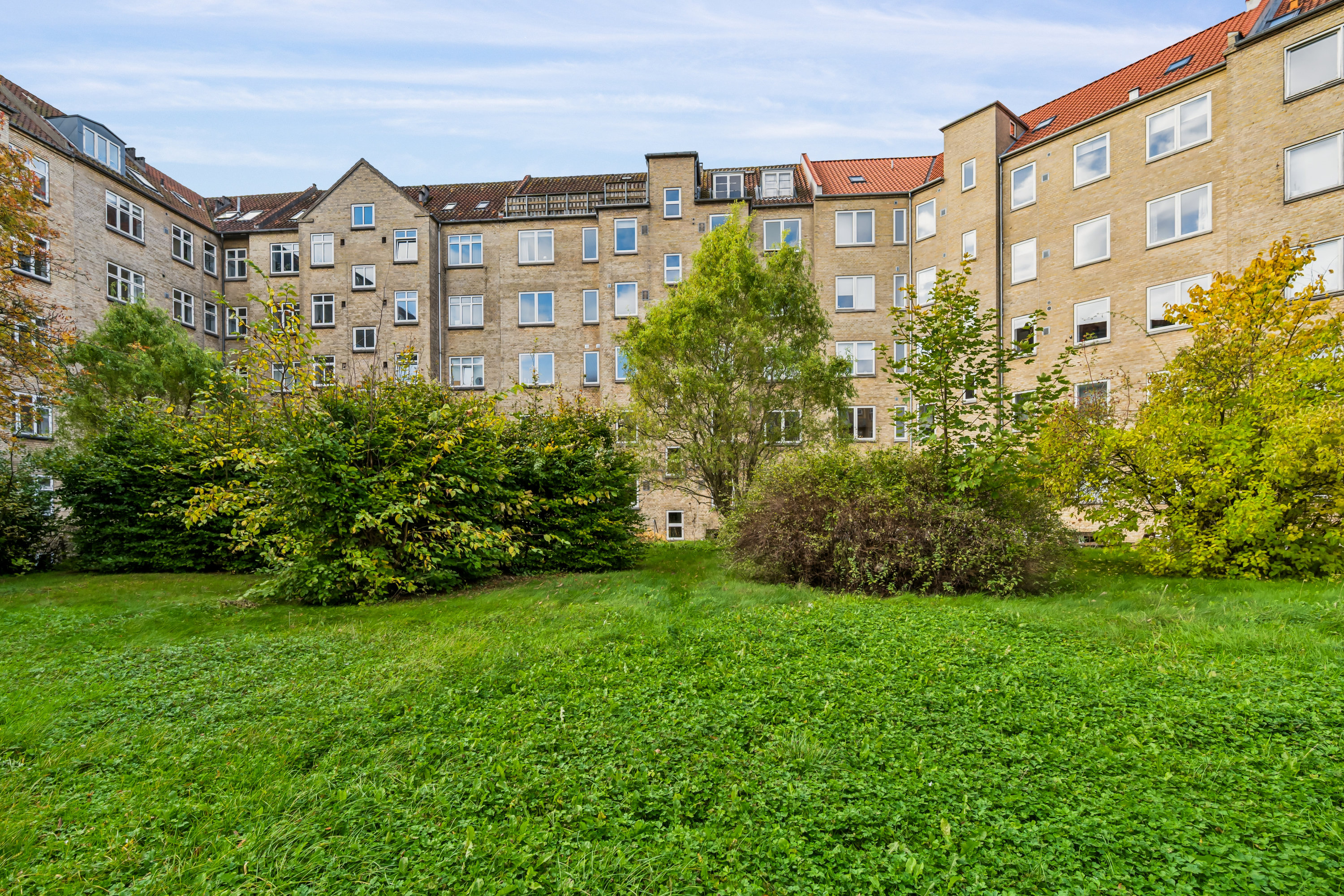 Fremhævet gårdmiljø billede i fuldskærmstilstand. Billede af P.P. Ørums Gade 22, 2. tv., 8000 Aarhus C