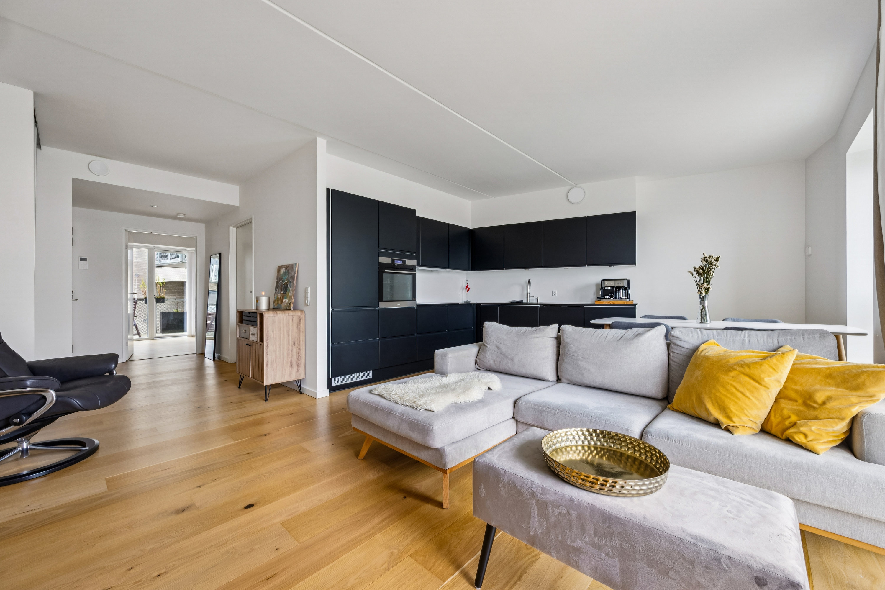 Miniaturebillede 1: stue. Billede af Søndre Badevej 4E, 1. tv., 4600 Køge