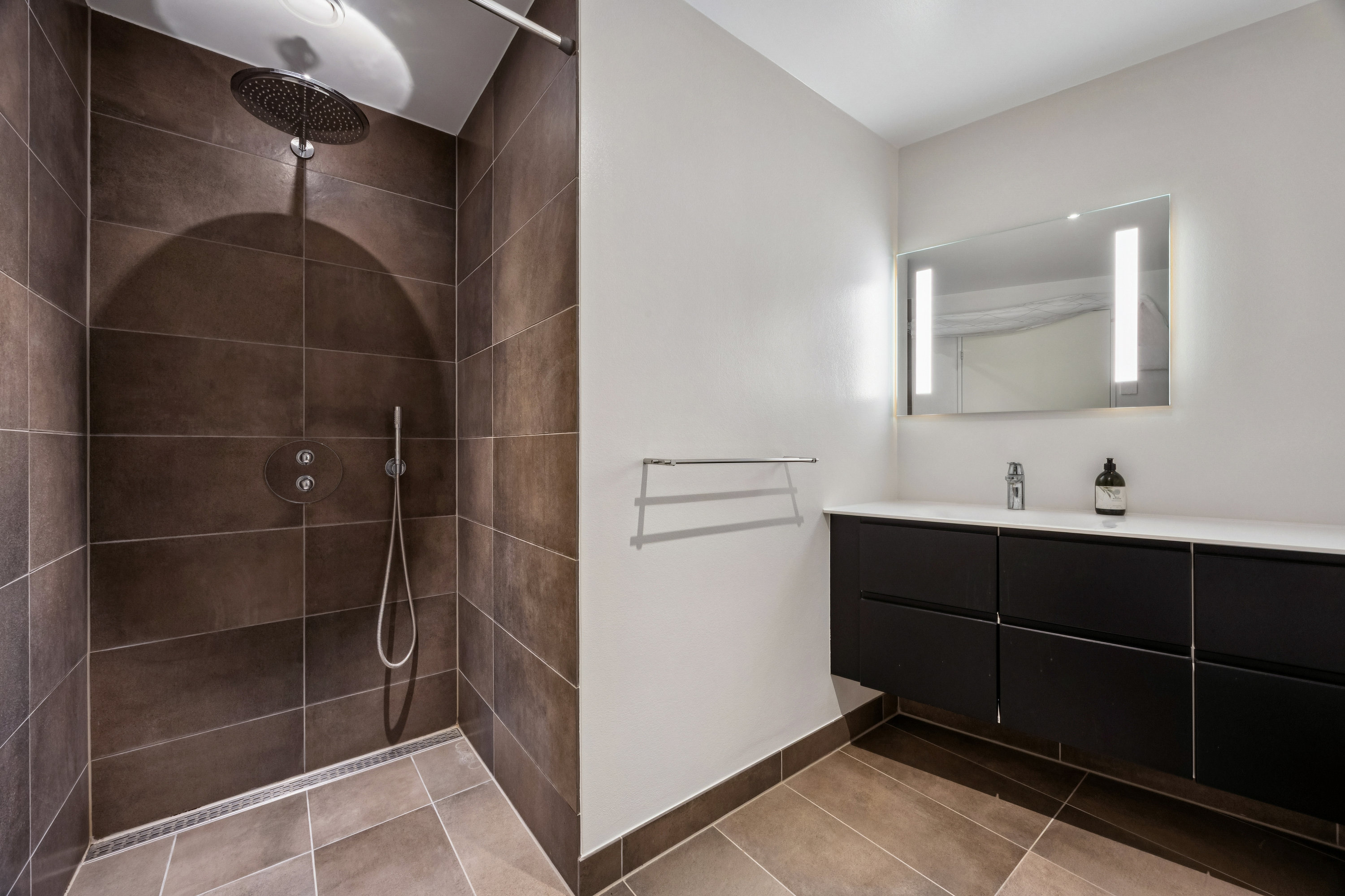 Fremhævet badeværelse billede i fuldskærmstilstand. Billede af Søndre Badevej 4E, 1. tv., 4600 Køge