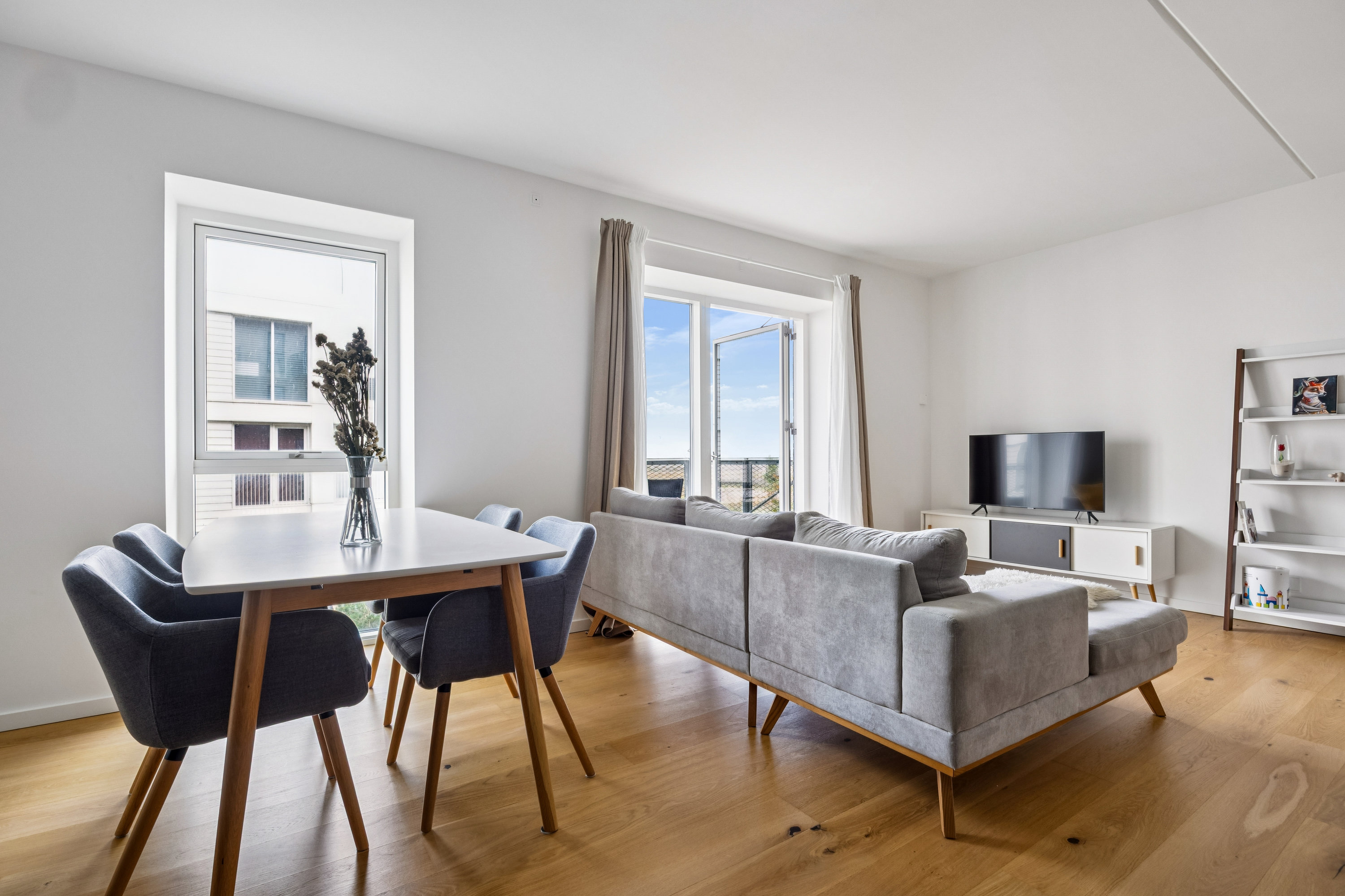 Fremhævet stue billede i fuldskærmstilstand. Billede af Søndre Badevej 4E, 1. tv., 4600 Køge