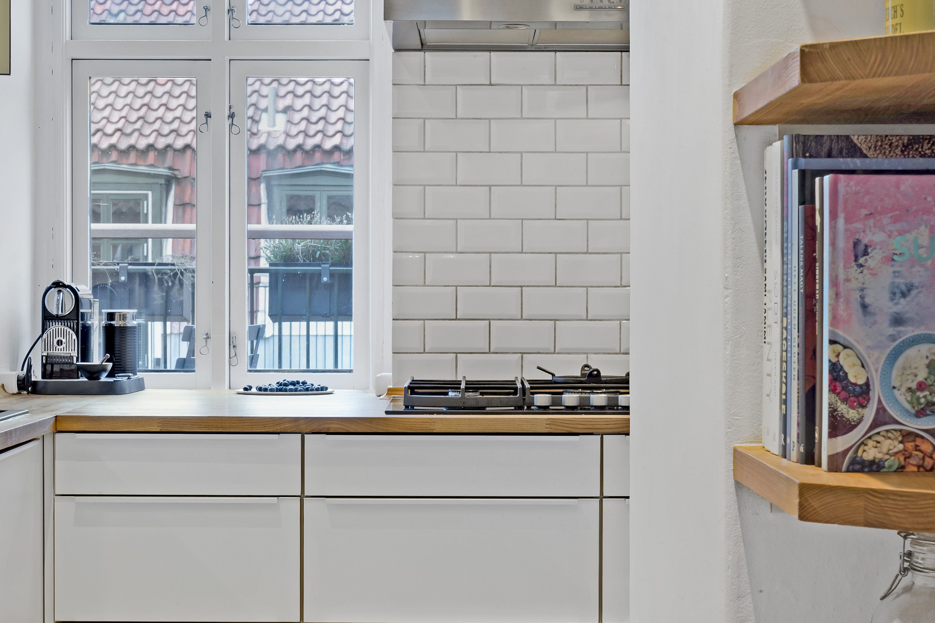 Fremhævet køkken billede i fuldskærmstilstand. Billede af Otto Mallings Gade 2, 4. tv., 2100 København Ø