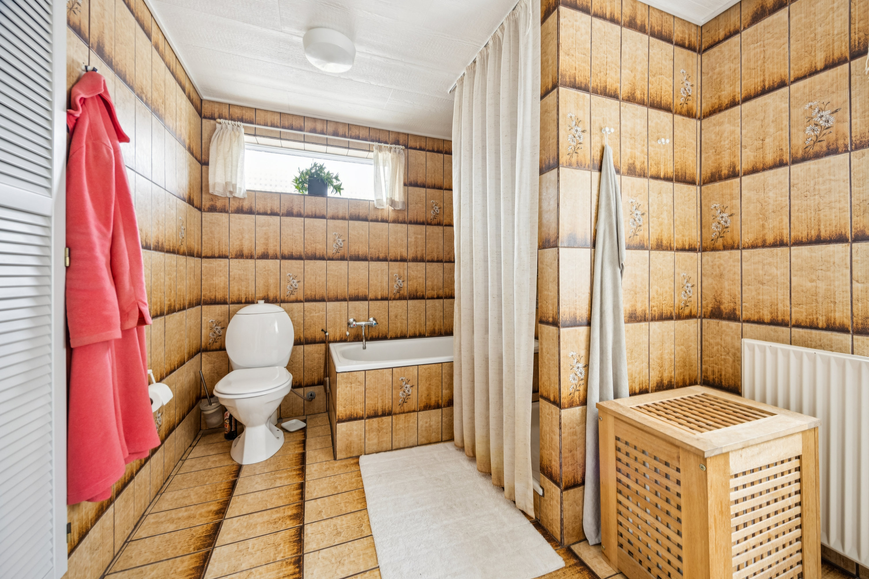 Fremhævet badeværelse billede i fuldskærmstilstand. Billede af Snæbumvej 36B+A, Snæbum, 9500 Hobro