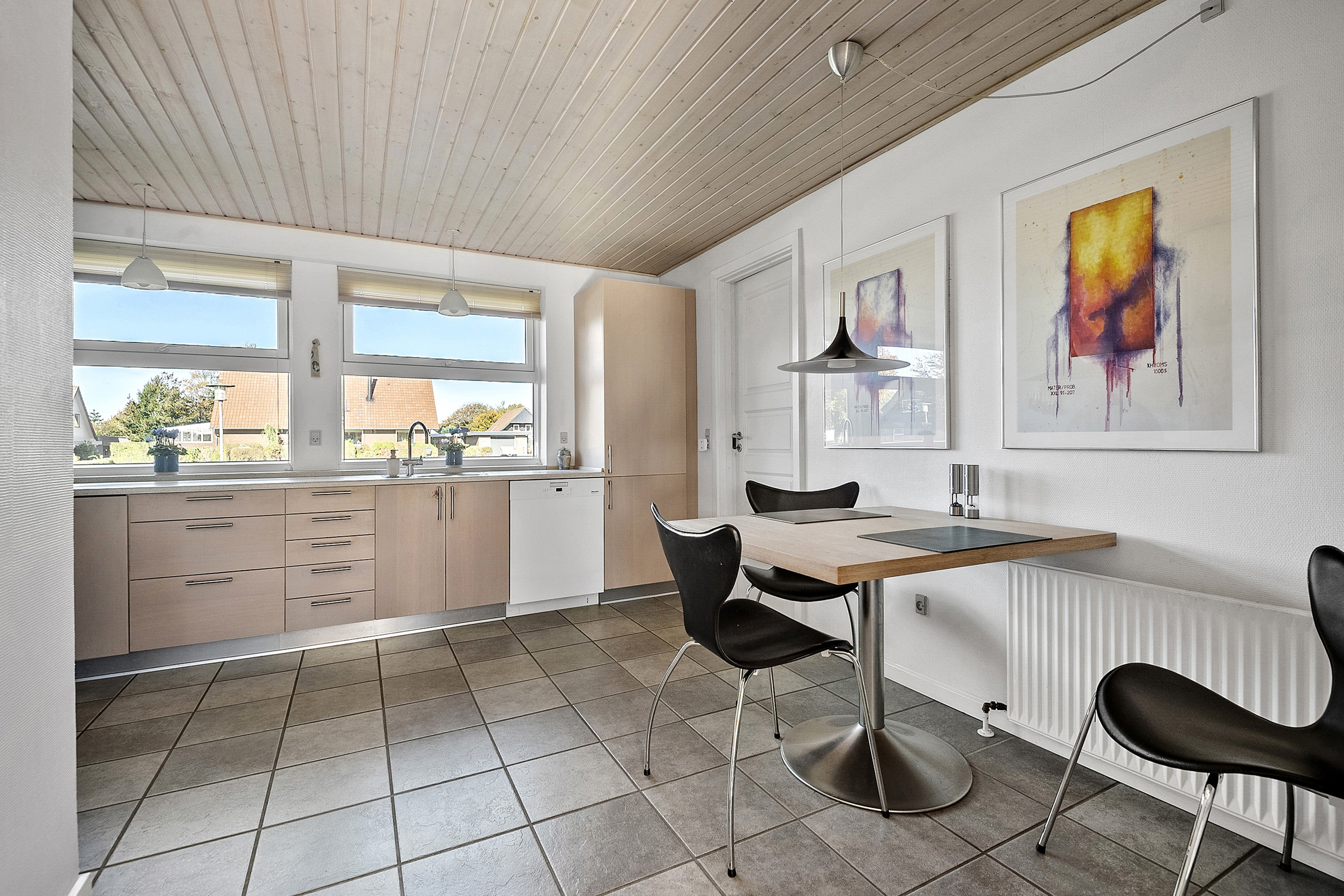 Fremhævet køkken billede i fuldskærmstilstand. Billede af Kastanielunden 48, 6705 Esbjerg Ø