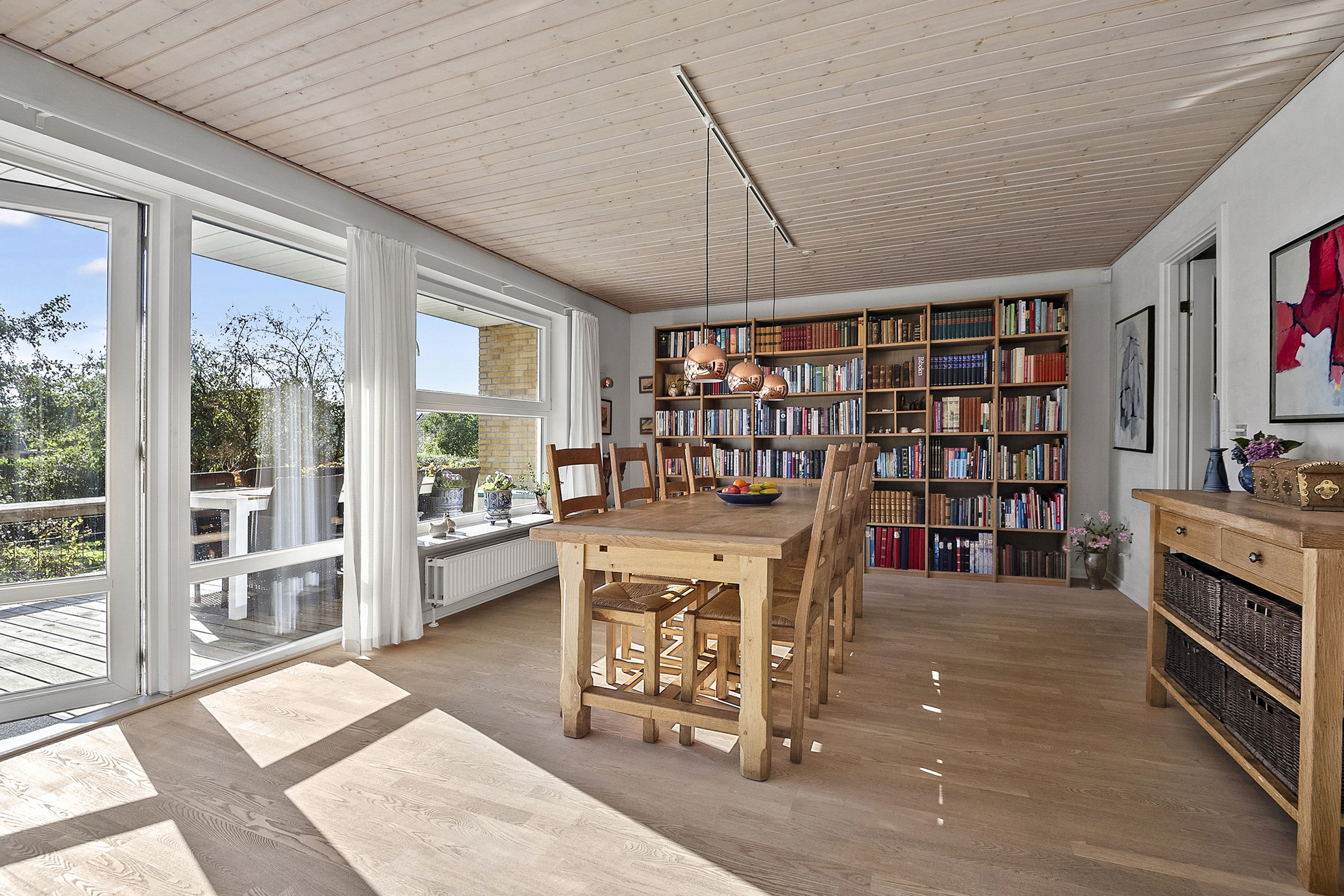 Fremhævet spisestue billede i fuldskærmstilstand. Billede af Kastanielunden 48, 6705 Esbjerg Ø