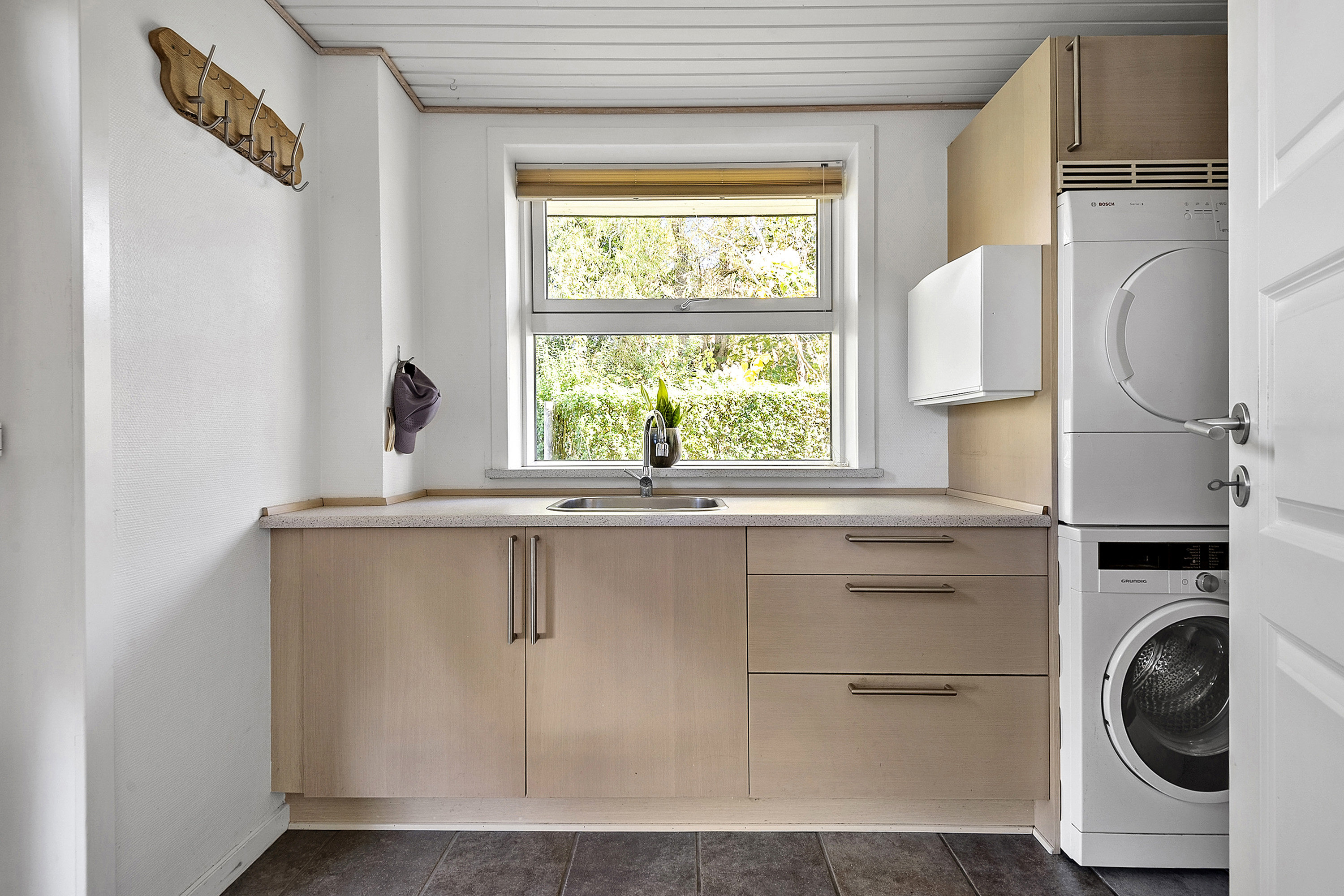 Fremhævet værelse billede i fuldskærmstilstand. Billede af Kastanielunden 48, 6705 Esbjerg Ø