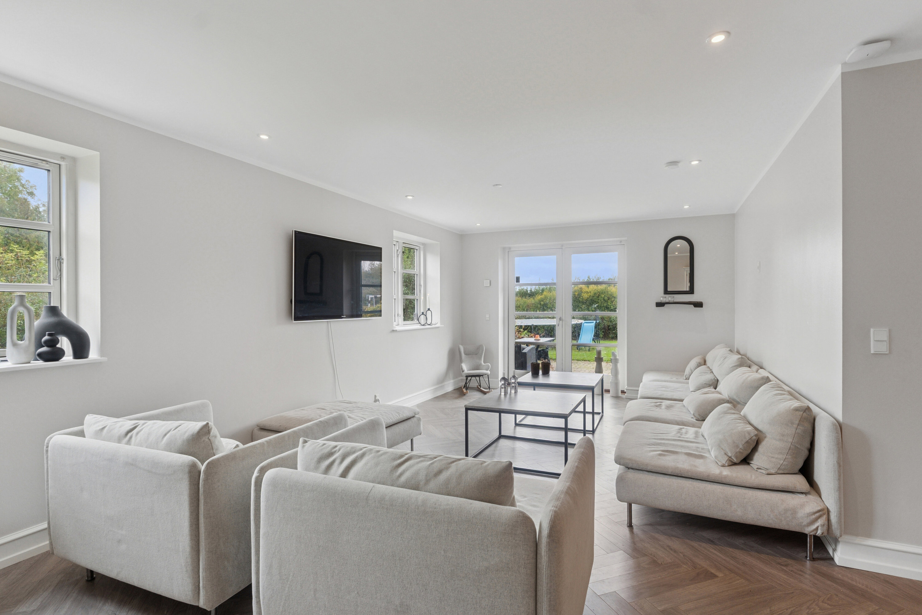 Fremhævet stue billede i fuldskærmstilstand. Billede af Høstenvej 21, Høsten, 4690 Haslev