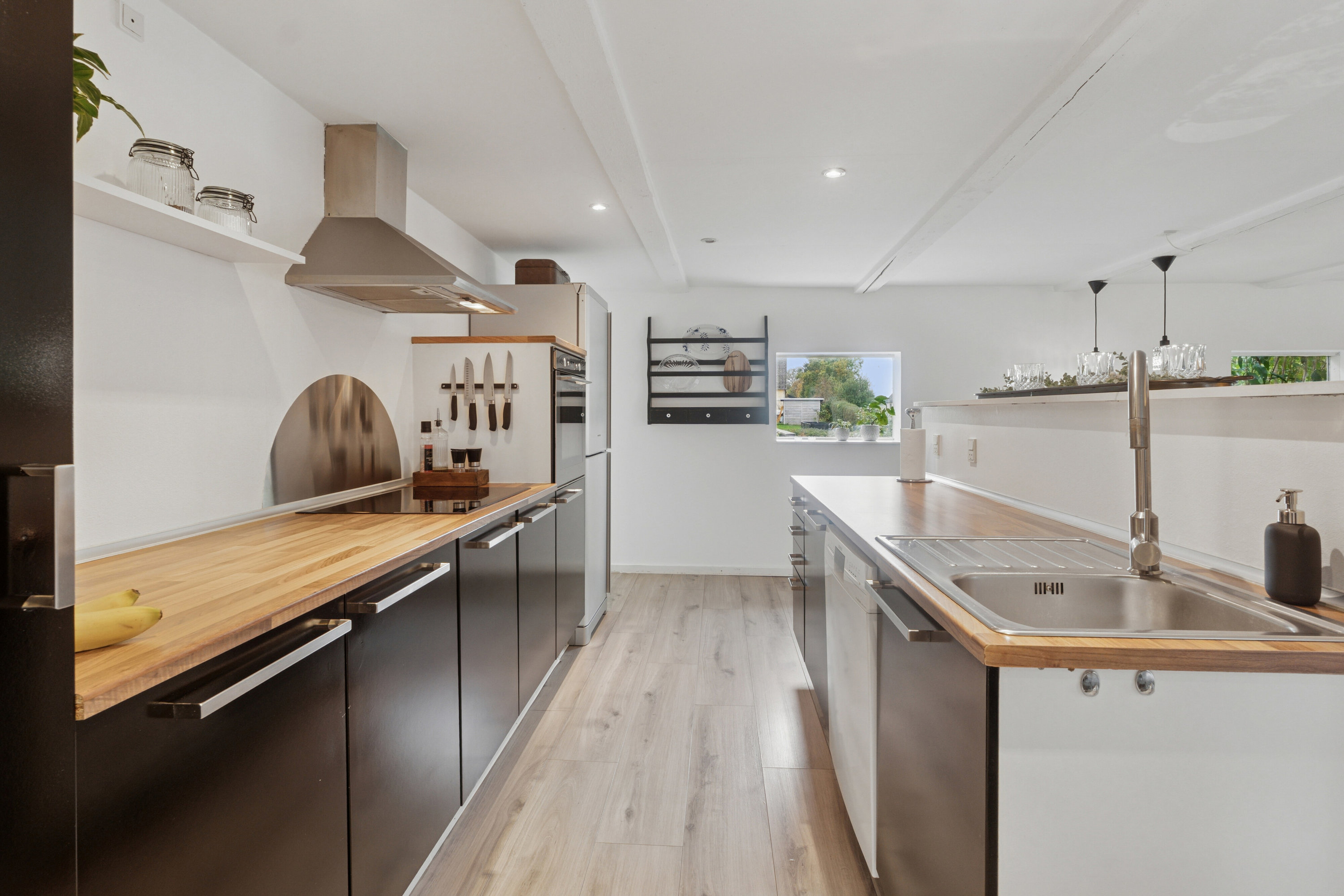 Fremhævet køkken billede i fuldskærmstilstand. Billede af Høstenvej 21, Høsten, 4690 Haslev