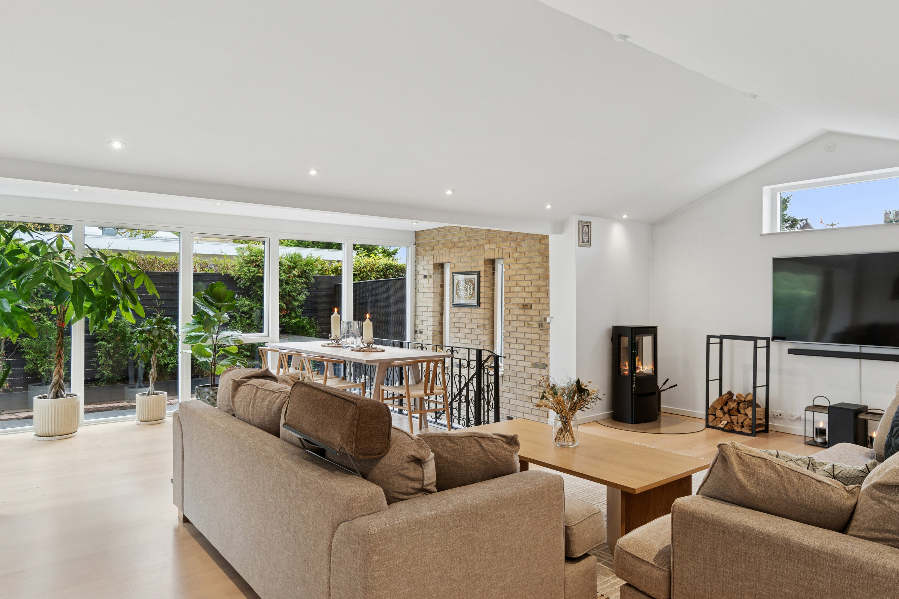 Miniaturebillede 1: stue. Billede af Nymarksvej 22, 2650 Hvidovre