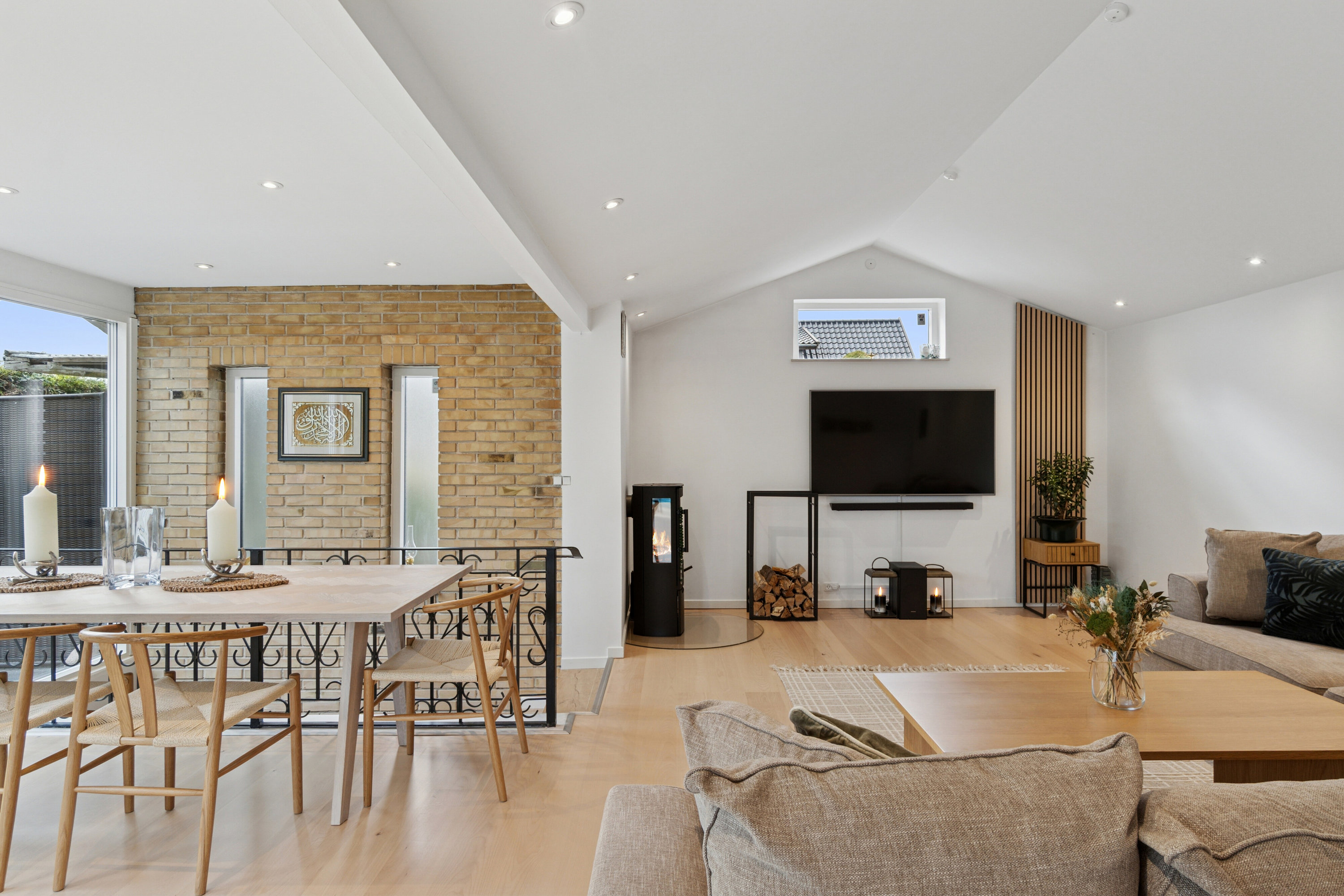 Fremhævet spisestue billede i fuldskærmstilstand. Billede af Nymarksvej 22, 2650 Hvidovre