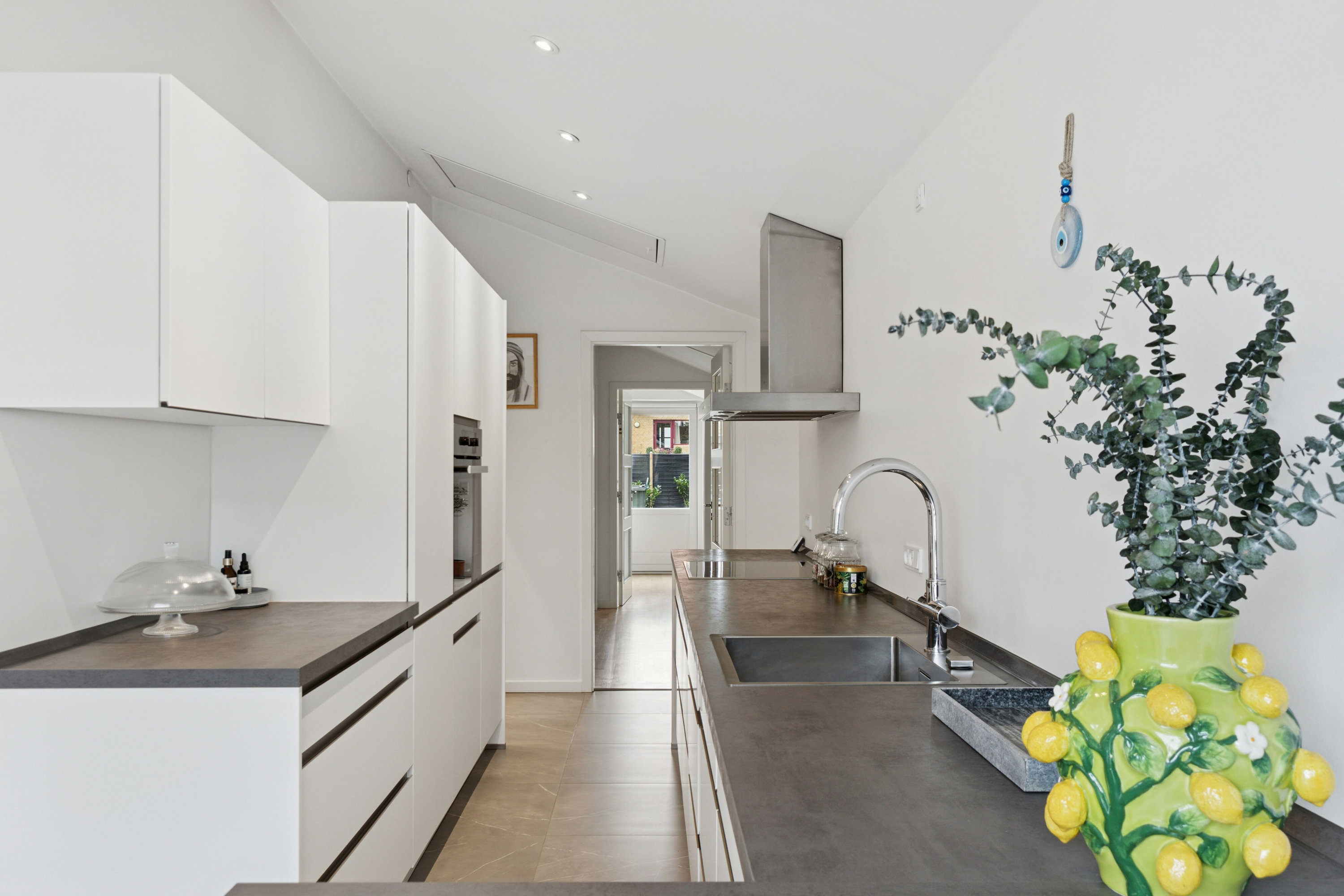 Fremhævet køkken billede i fuldskærmstilstand. Billede af Nymarksvej 22, 2650 Hvidovre