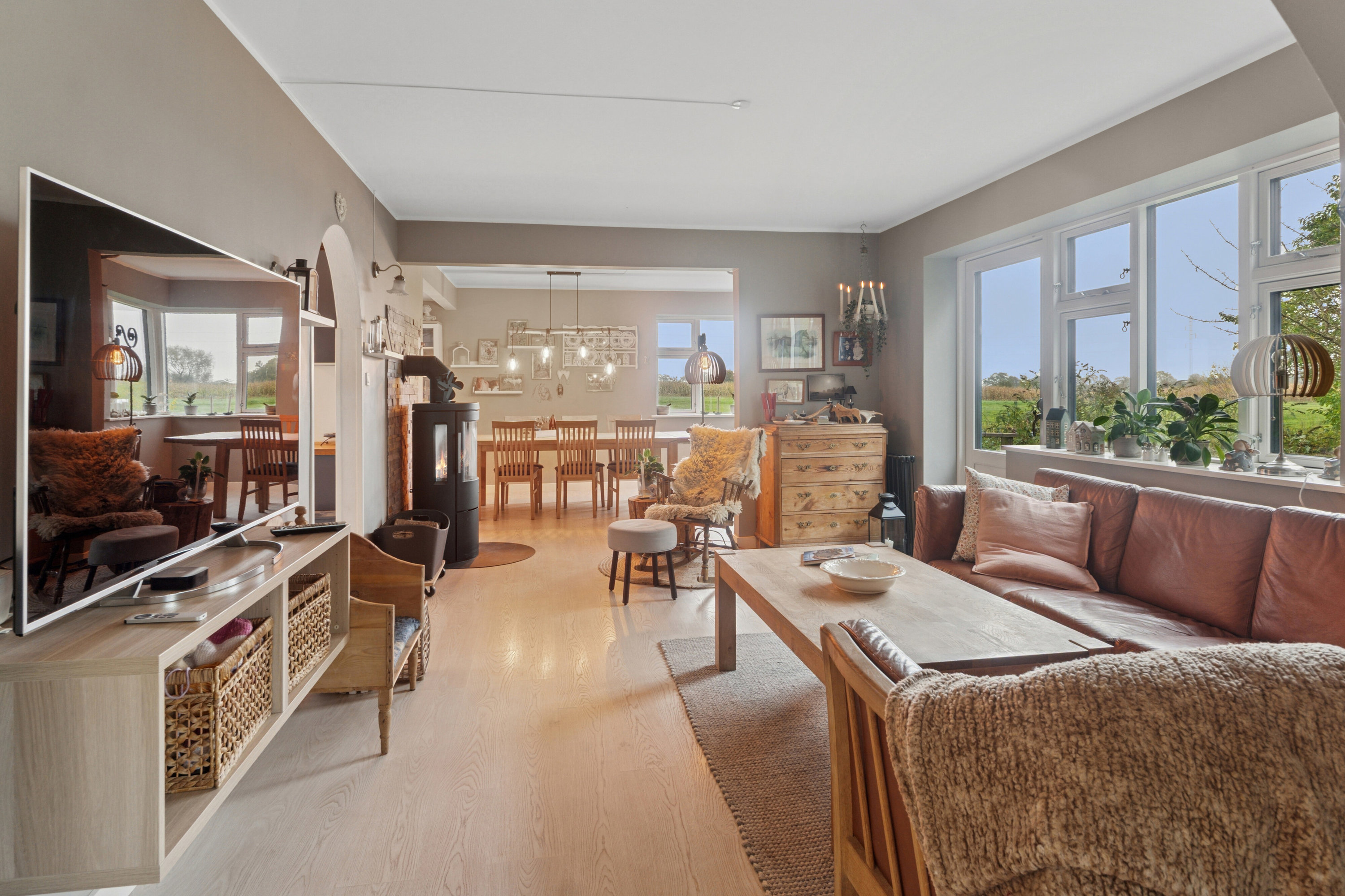 Fremhævet stue billede i fuldskærmstilstand. Billede af Evensølundvej 4, 4720 Præstø