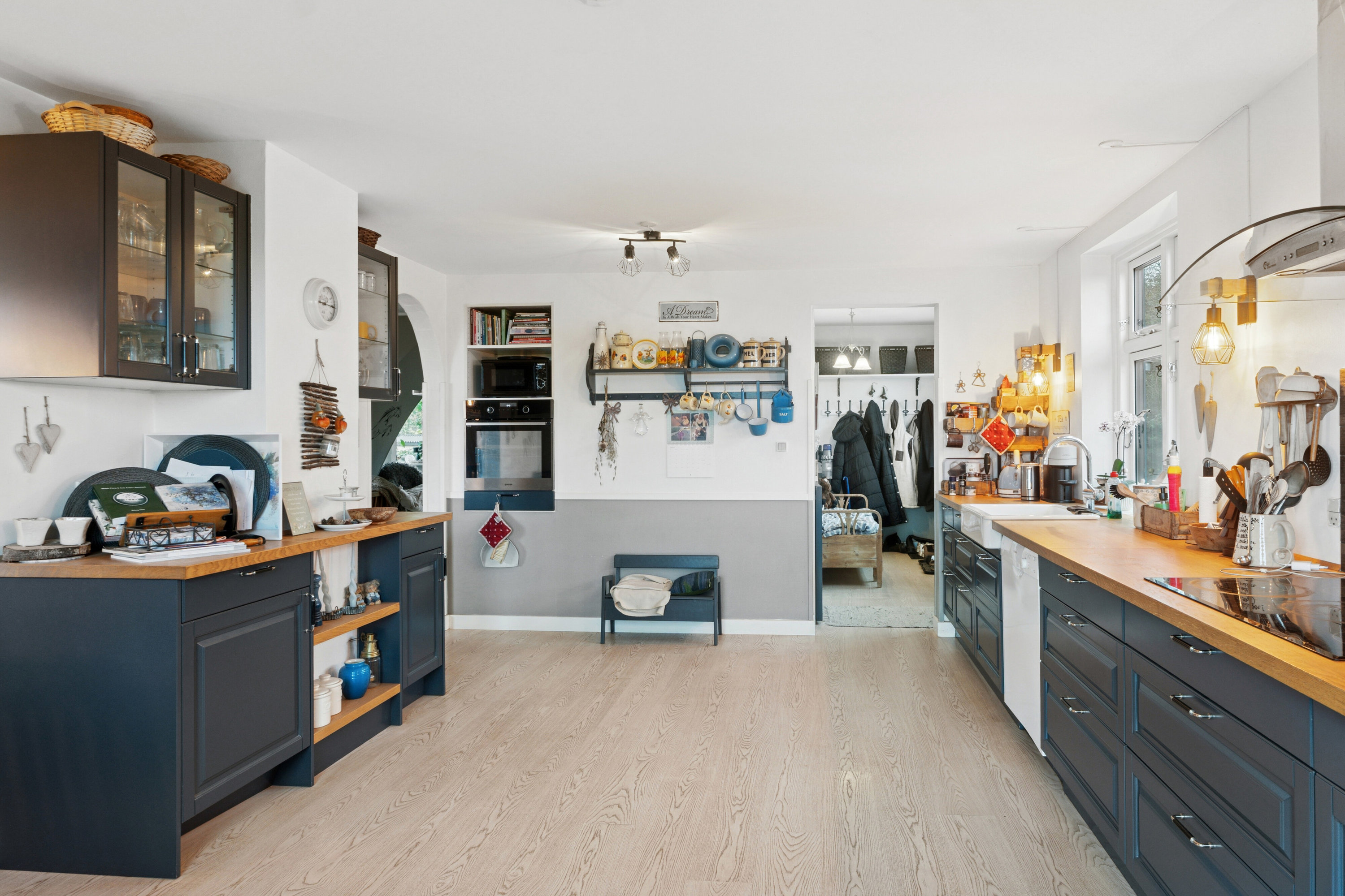 Fremhævet køkken billede i fuldskærmstilstand. Billede af Evensølundvej 4, 4720 Præstø