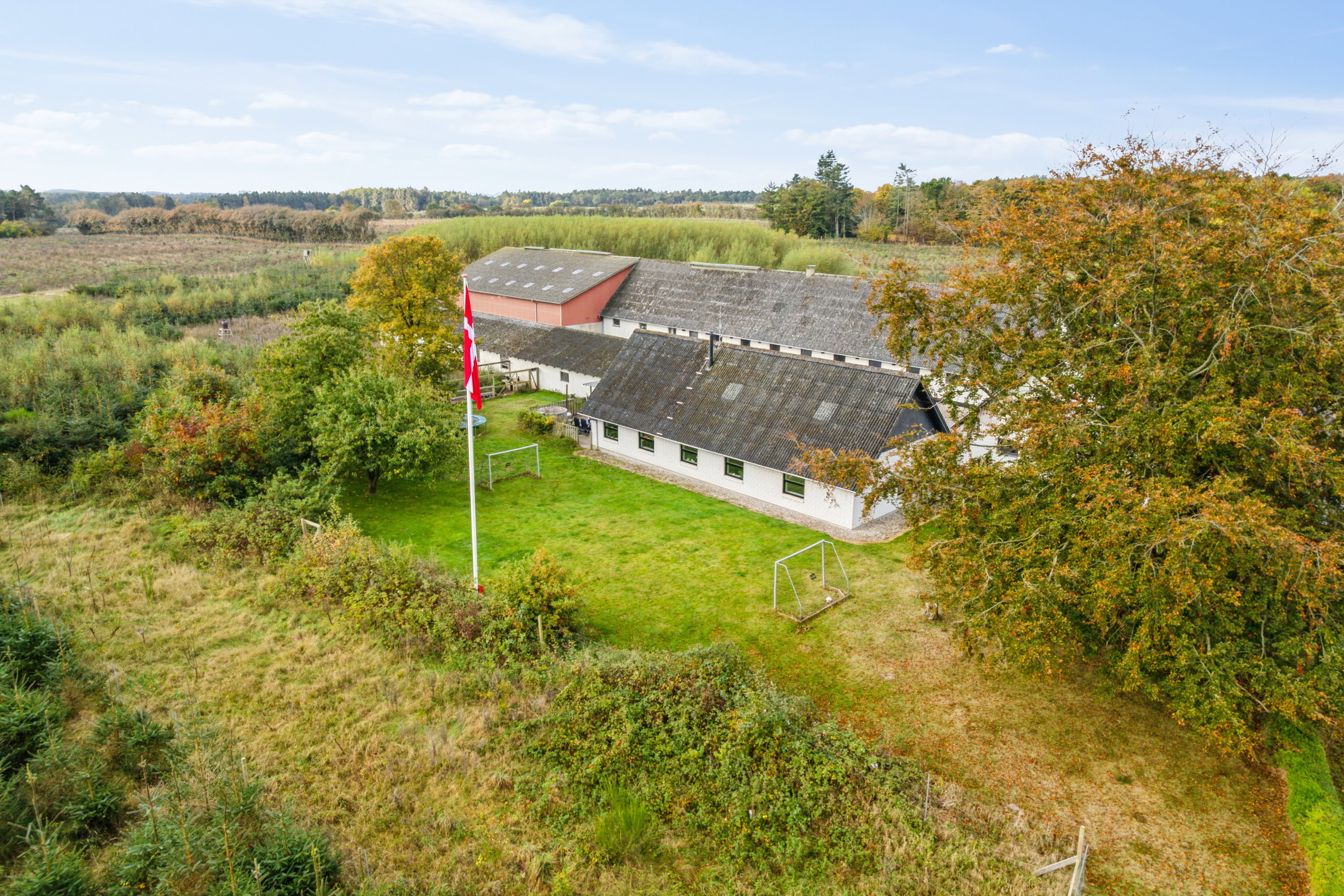 Fremhævet luftfoto billede i fuldskærmstilstand. Billede af Brunhøjvej 6, 8585 Glesborg