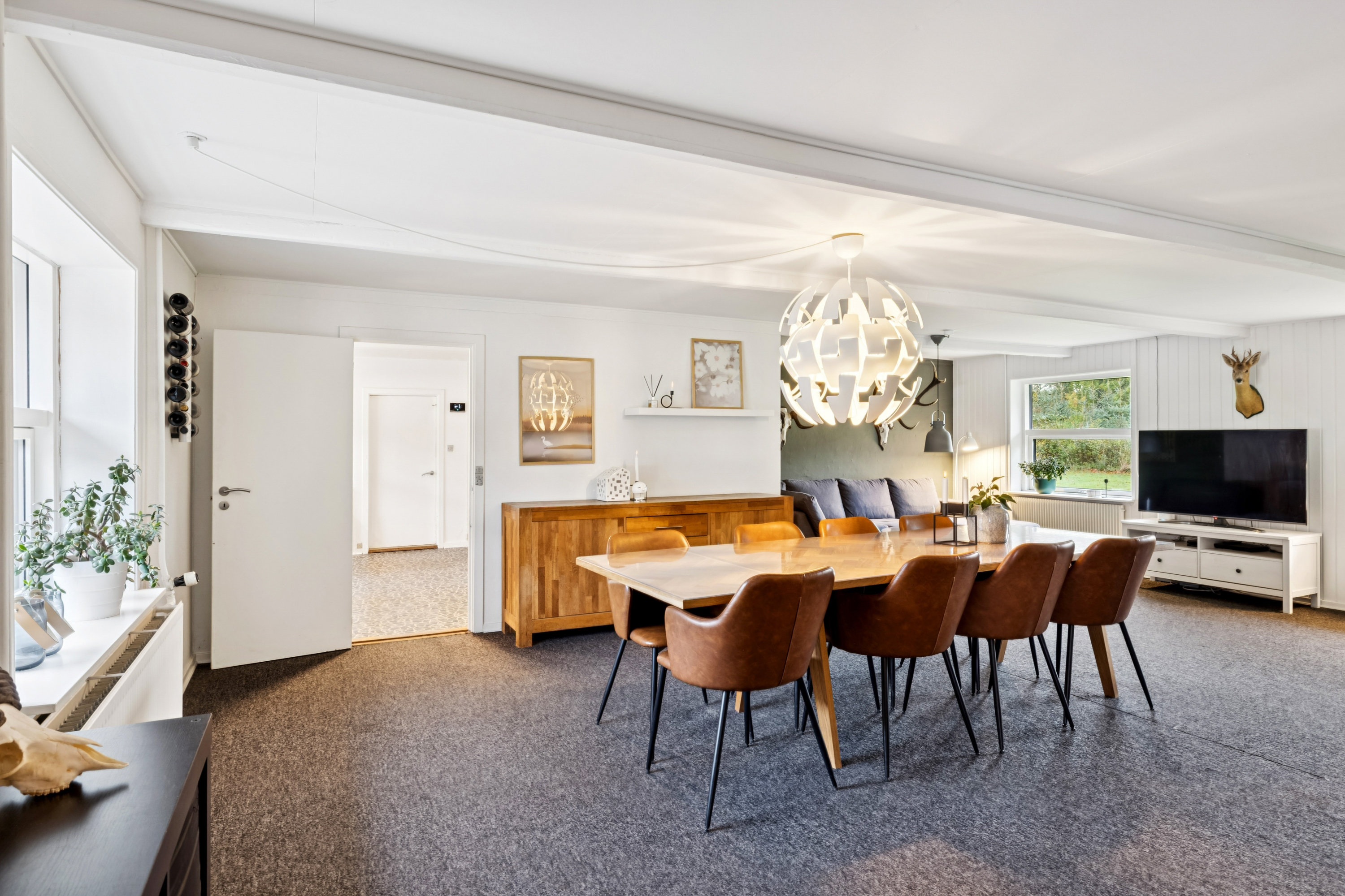 Fremhævet stue billede i fuldskærmstilstand. Billede af Brunhøjvej 6, 8585 Glesborg