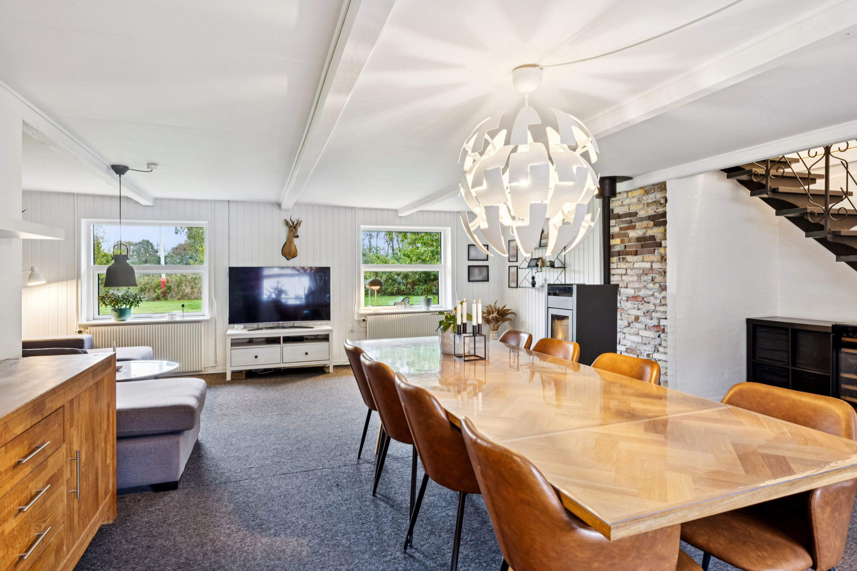 Fremhævet stue billede i fuldskærmstilstand. Billede af Brunhøjvej 6, 8585 Glesborg