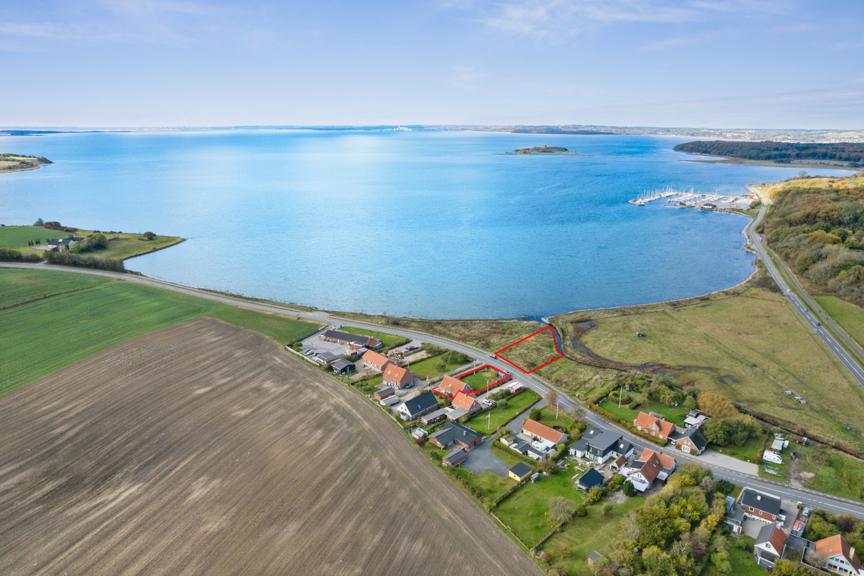 Fremhævet luftfoto billede i fuldskærmstilstand. Billede af Havhusevej 17, Egens, 8410 Rønde