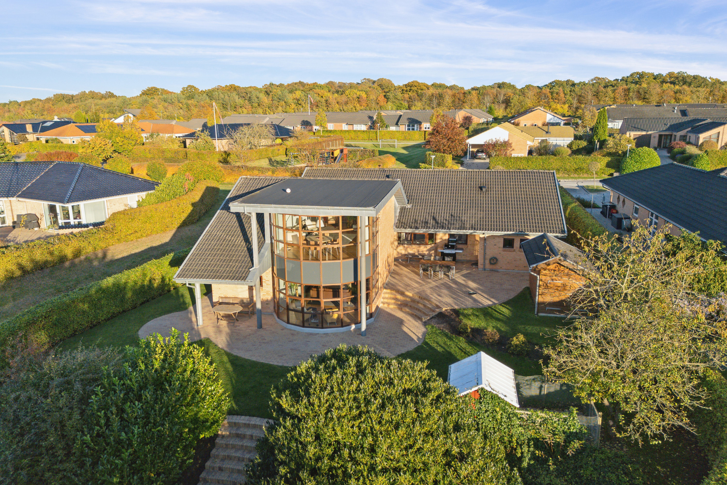 Villa: Luftfoto på Birkhøjen 30, 8382 Hinnerup