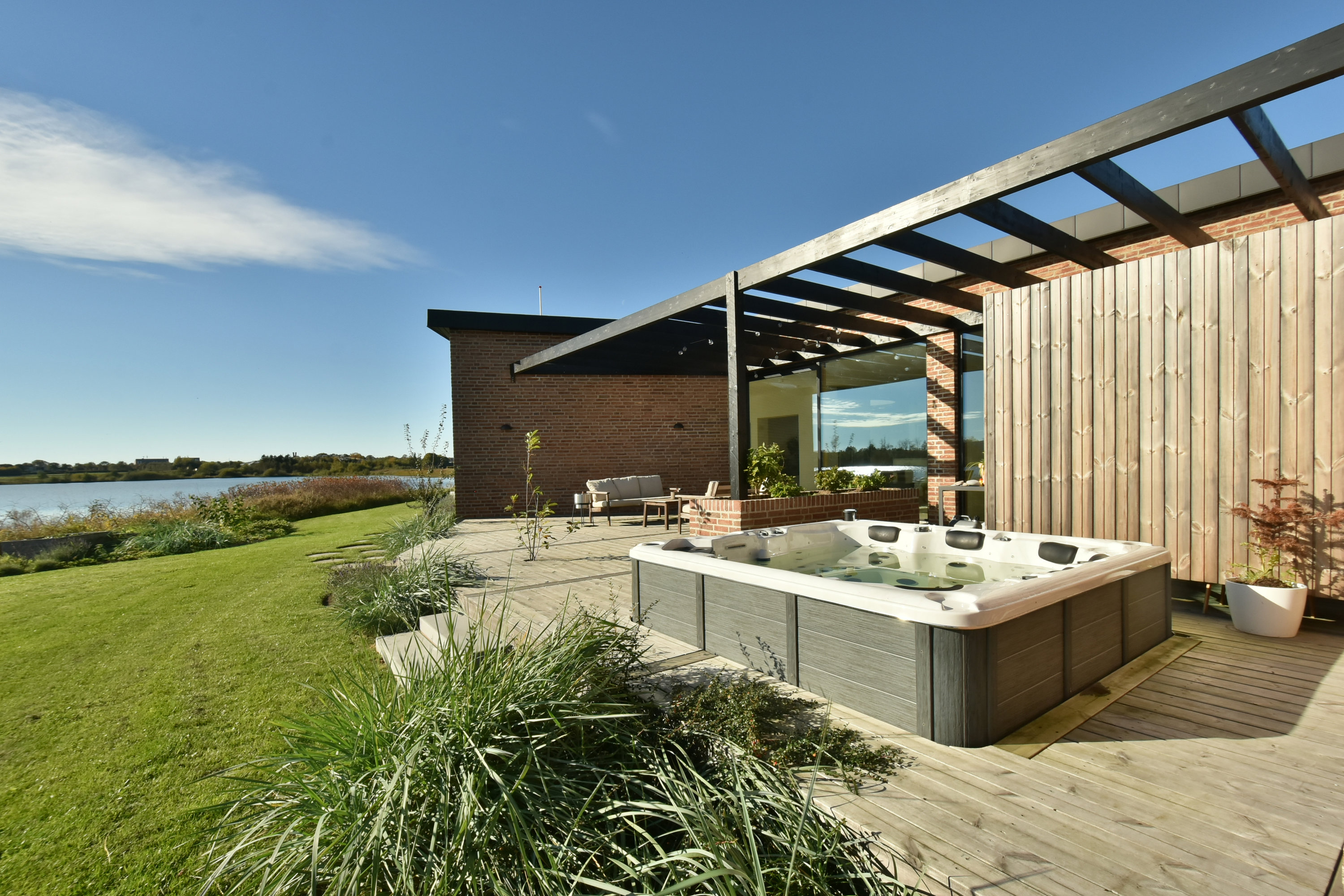 Fremhævet terrasse billede i fuldskærmstilstand. Billede af Rønnebakken 8, Tjørring, 7400 Herning