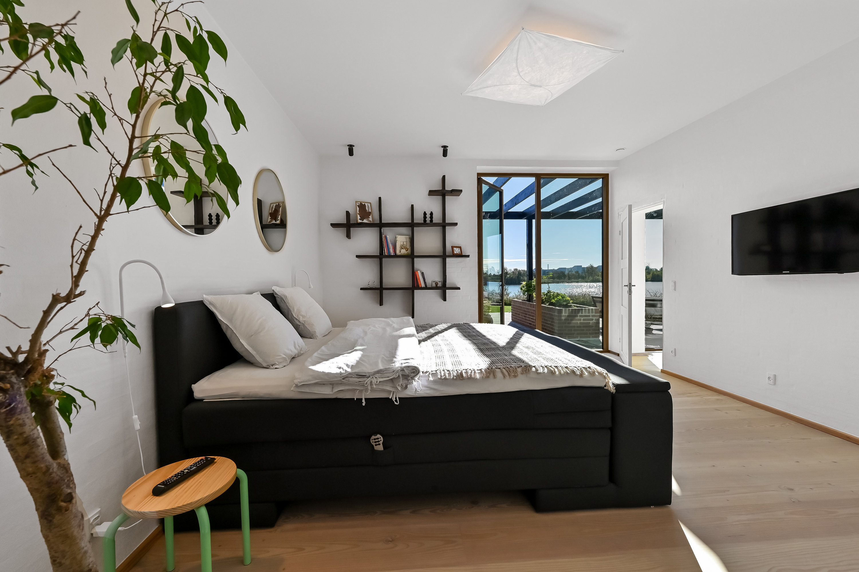 Fremhævet soveværelse billede i fuldskærmstilstand. Billede af Rønnebakken 8, Tjørring, 7400 Herning