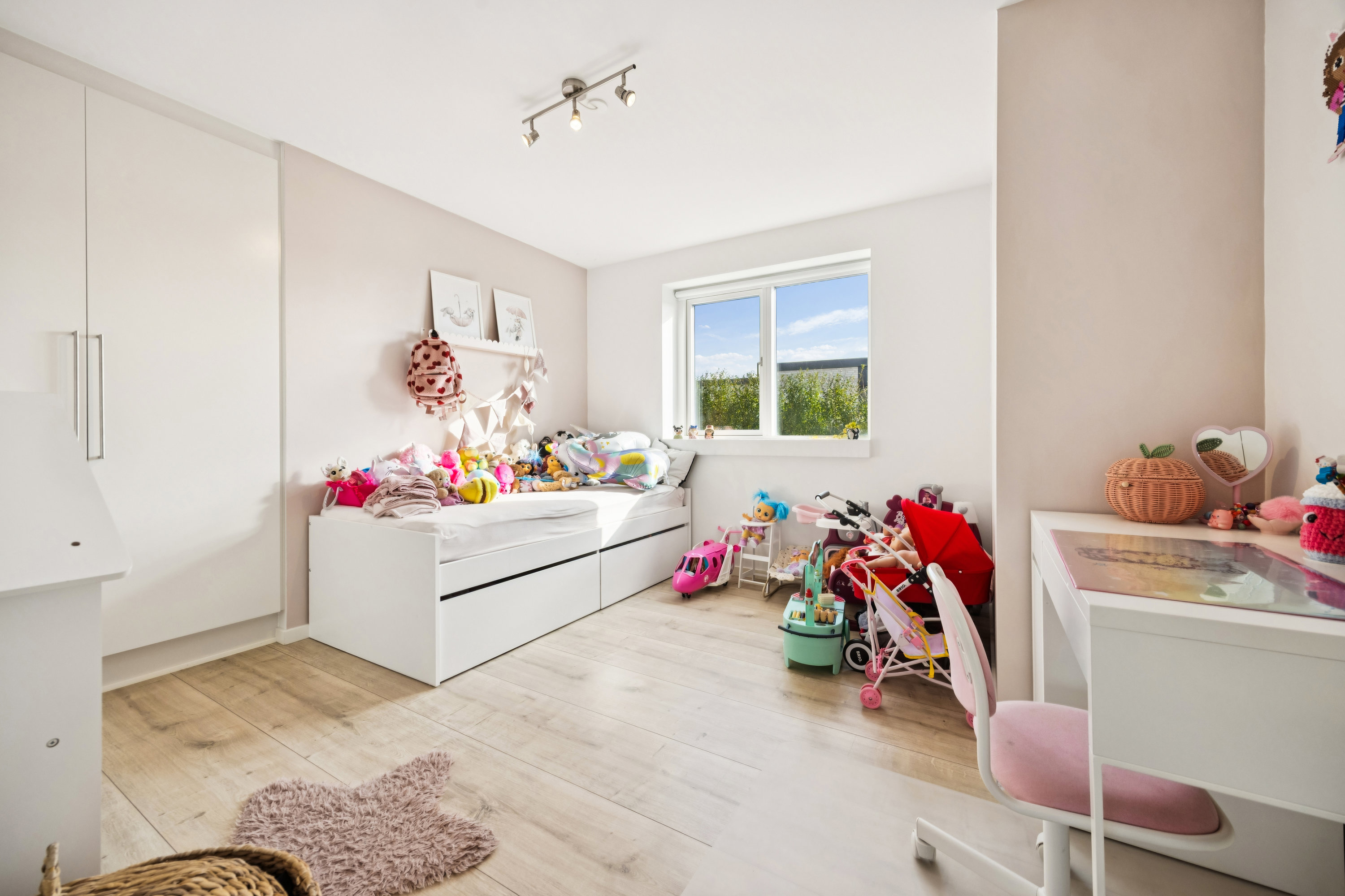 Fremhævet værelse billede i fuldskærmstilstand. Billede af Tennisskoven 71, 9320 Hjallerup