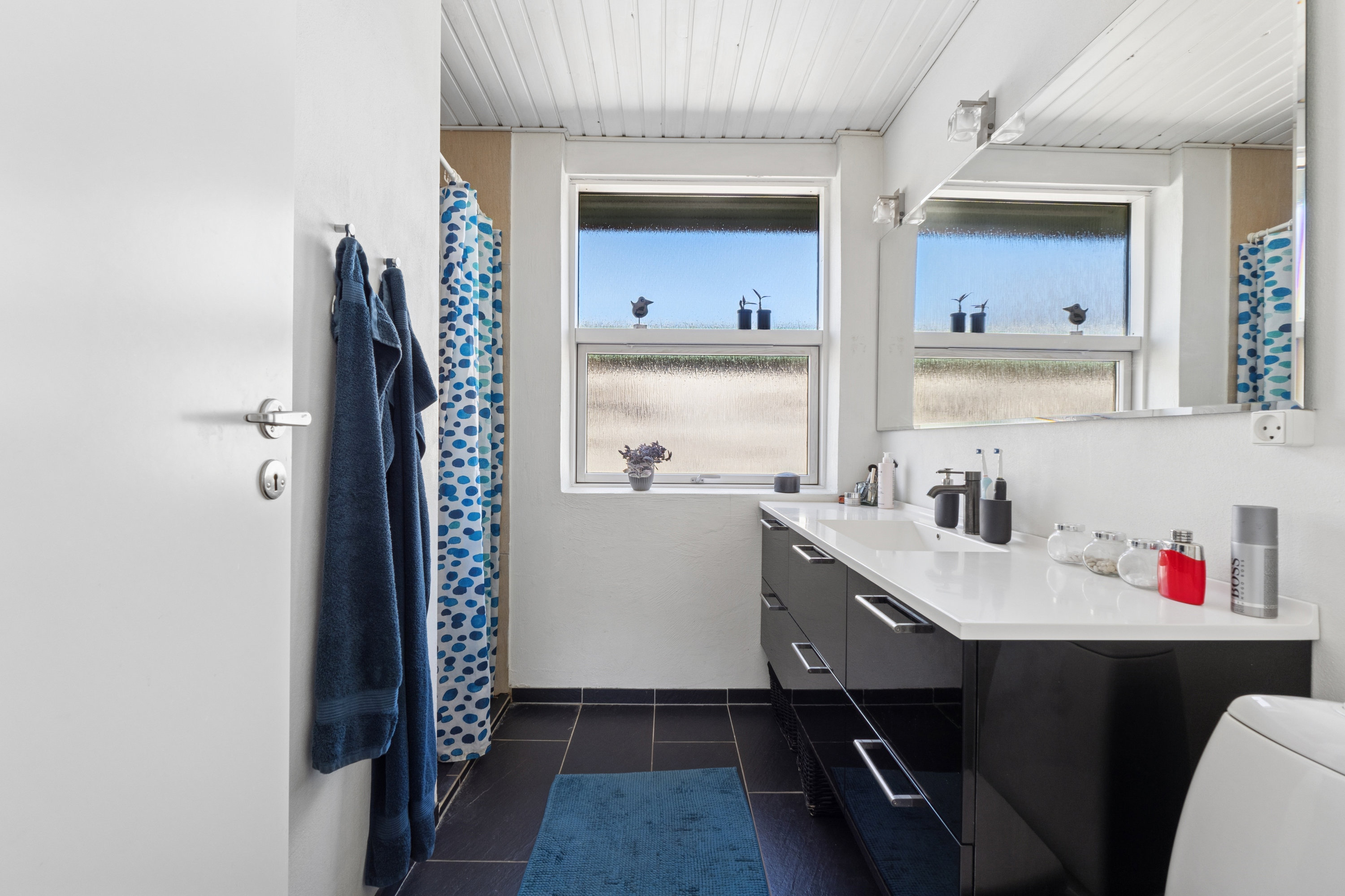 Fremhævet badeværelse billede i fuldskærmstilstand. Billede af Rønnebærvænget 22, 5800 Nyborg