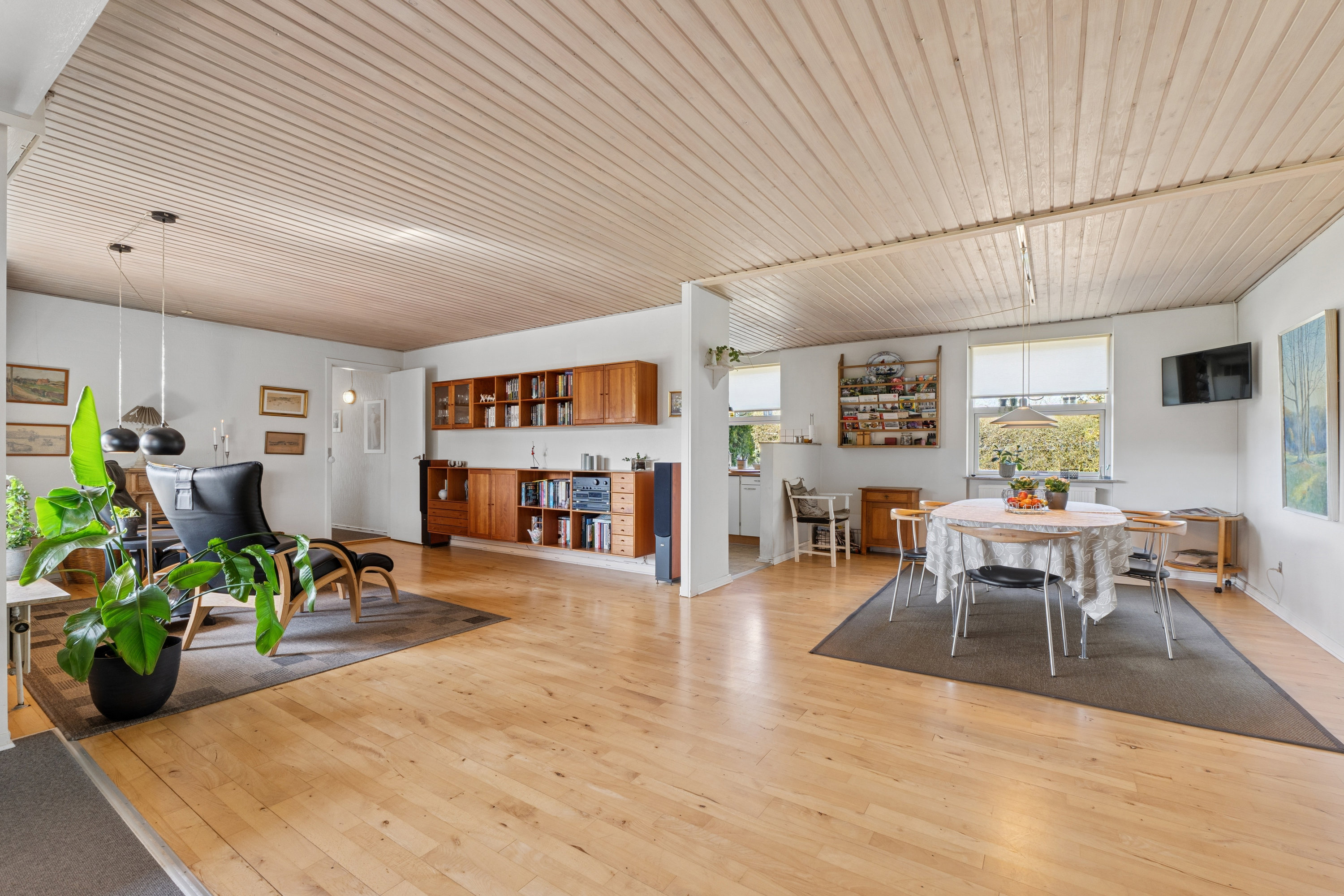 Fremhævet stue billede i fuldskærmstilstand. Billede af Rønnebærvænget 22, 5800 Nyborg