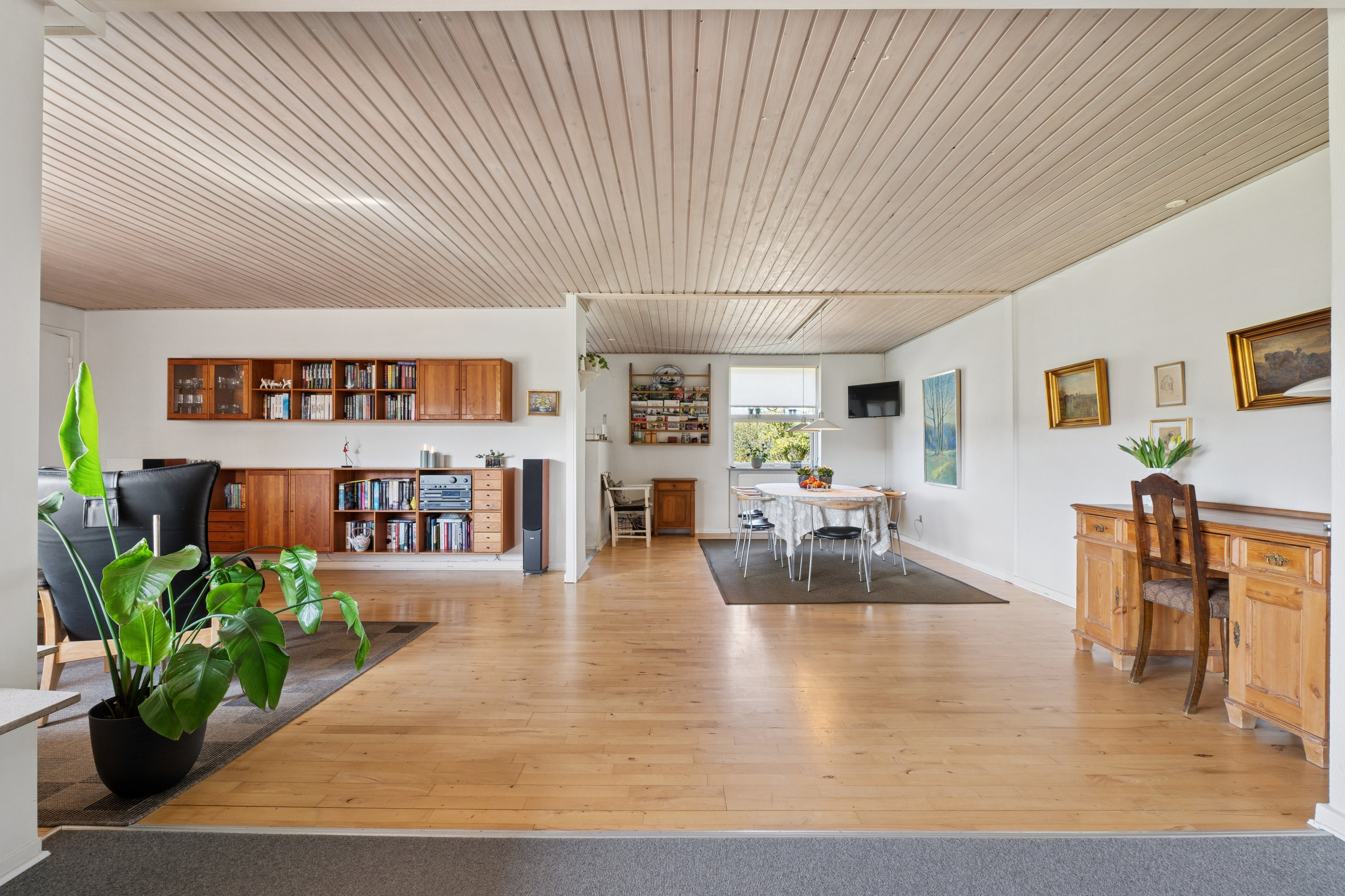 Fremhævet stue billede i fuldskærmstilstand. Billede af Rønnebærvænget 22, 5800 Nyborg