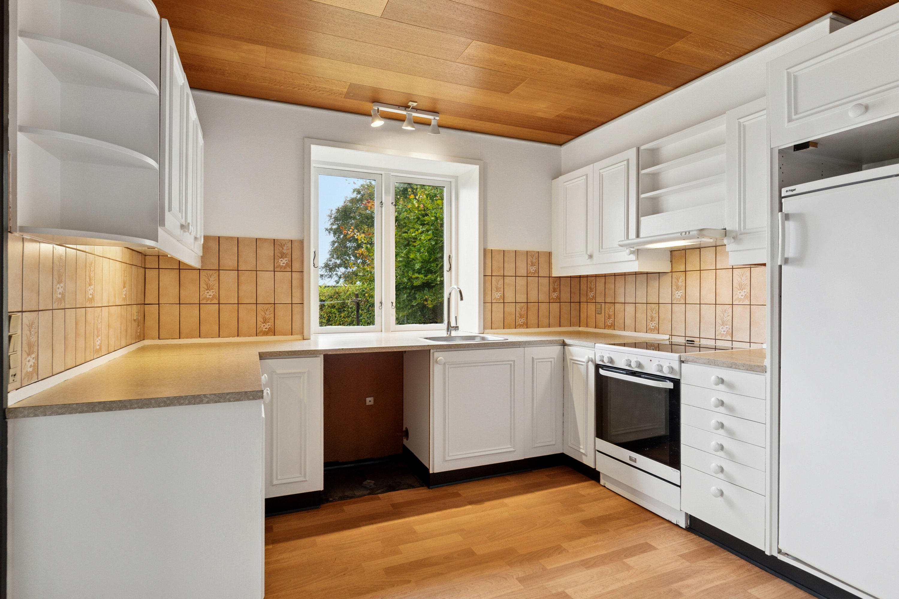 Fremhævet køkken billede i fuldskærmstilstand. Billede af Hovedgaden 41, 5932 Humble