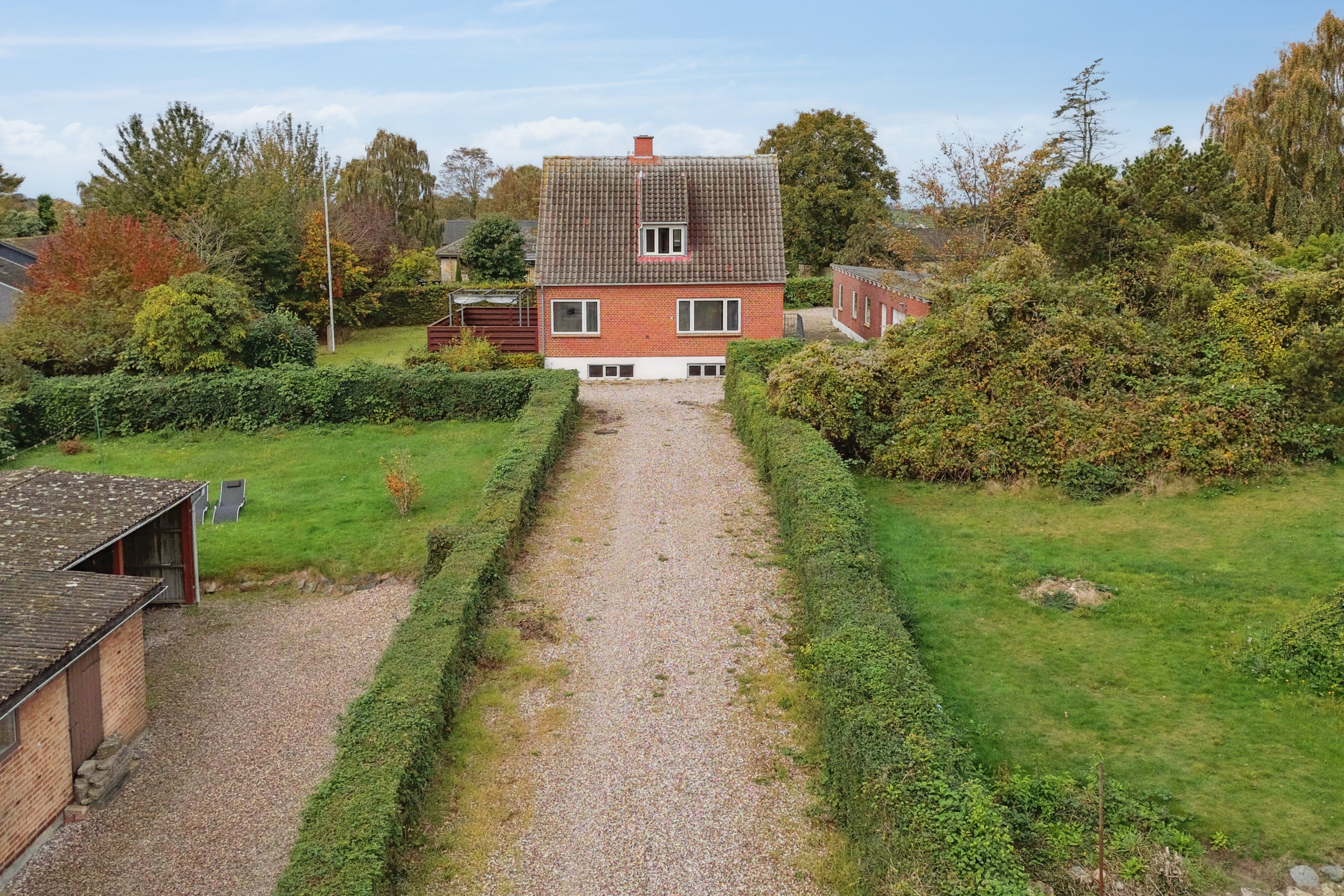 Fremhævet set fra vejen billede i fuldskærmstilstand. Billede af Hovedgaden 41, 5932 Humble