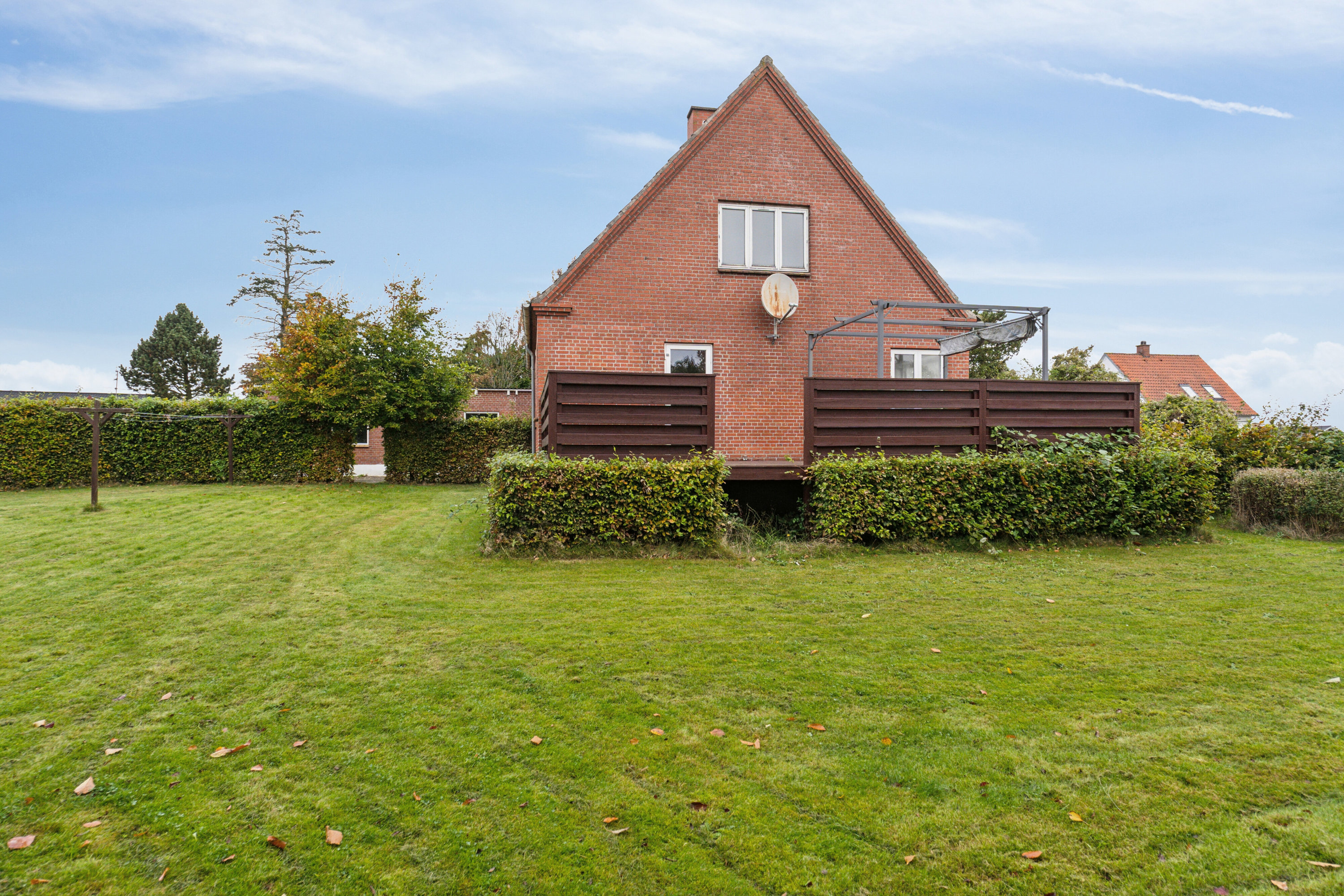 Miniaturebillede 2: set fra haven. Billede af Hovedgaden 41, 5932 Humble